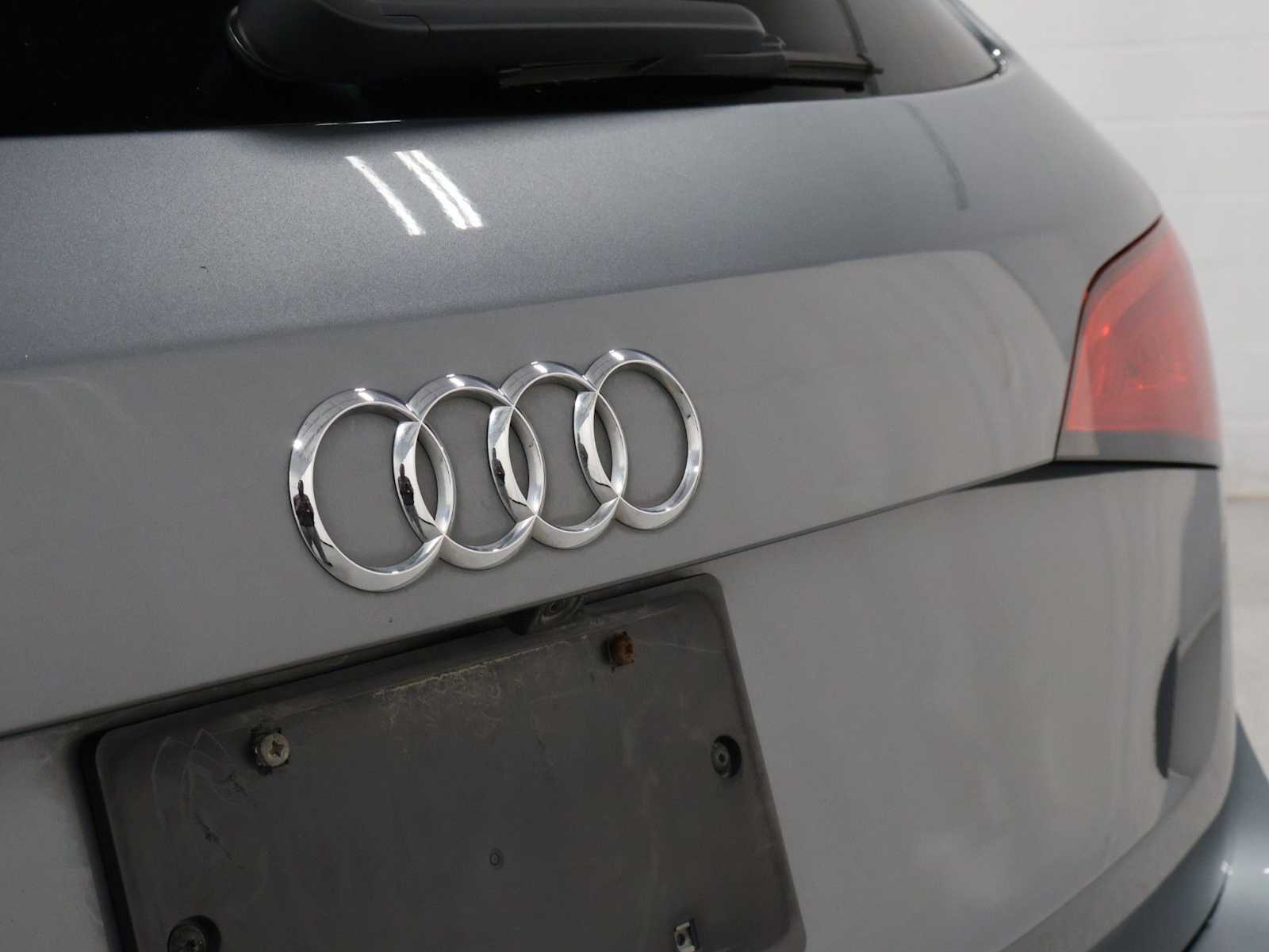 Thumbnail: 2016 Audi SQ5 - 8