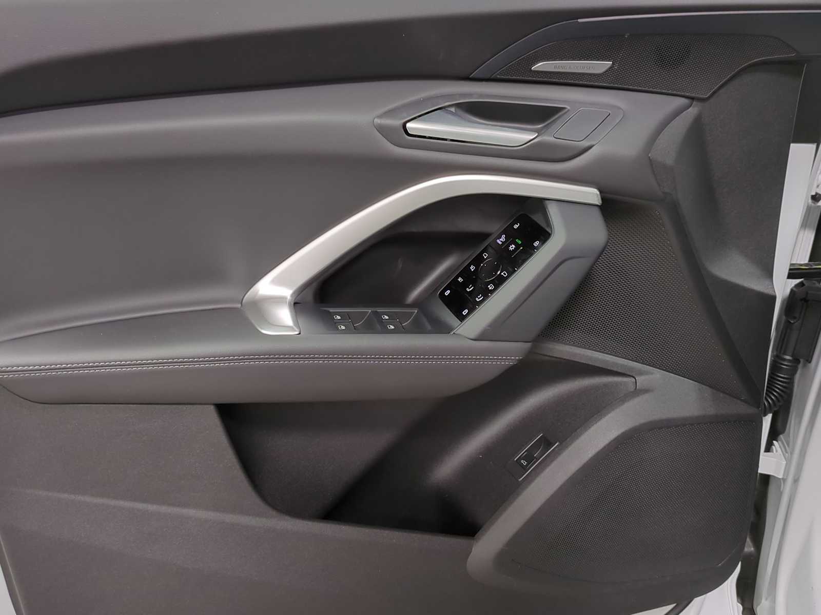 Thumbnail: 2026 Audi Q5 - 16