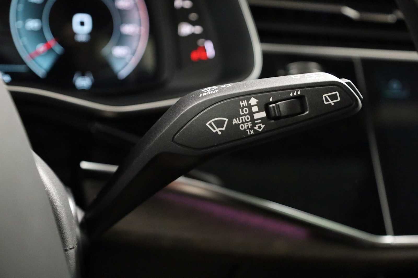 Thumbnail: 2026 Audi Q8 - 26