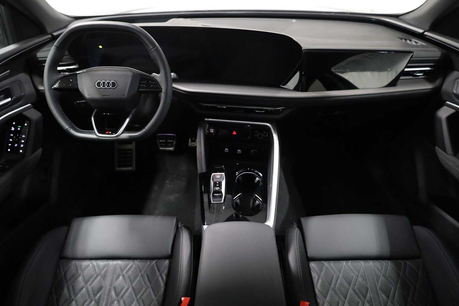 Thumbnail: 2025 Audi SQ5 - 23