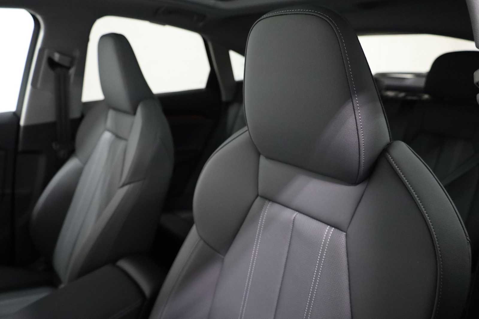 Thumbnail: 2025 Audi Q5 - 18