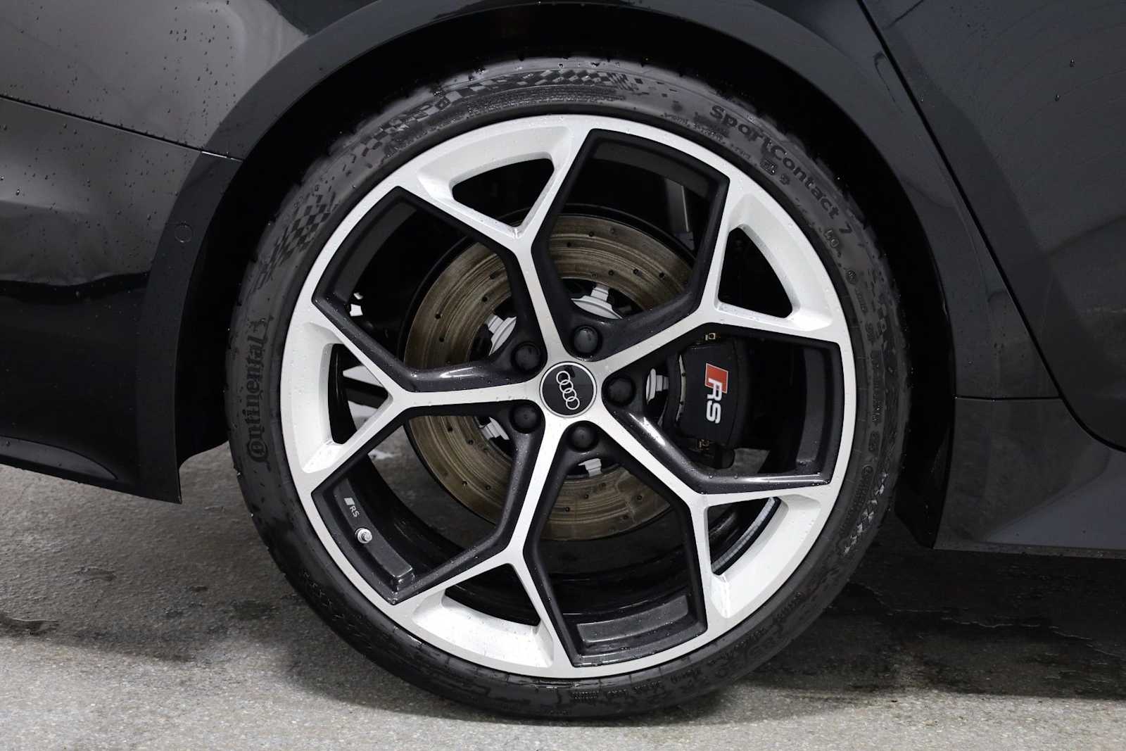 Thumbnail: 2026 Audi RS 6 - 36