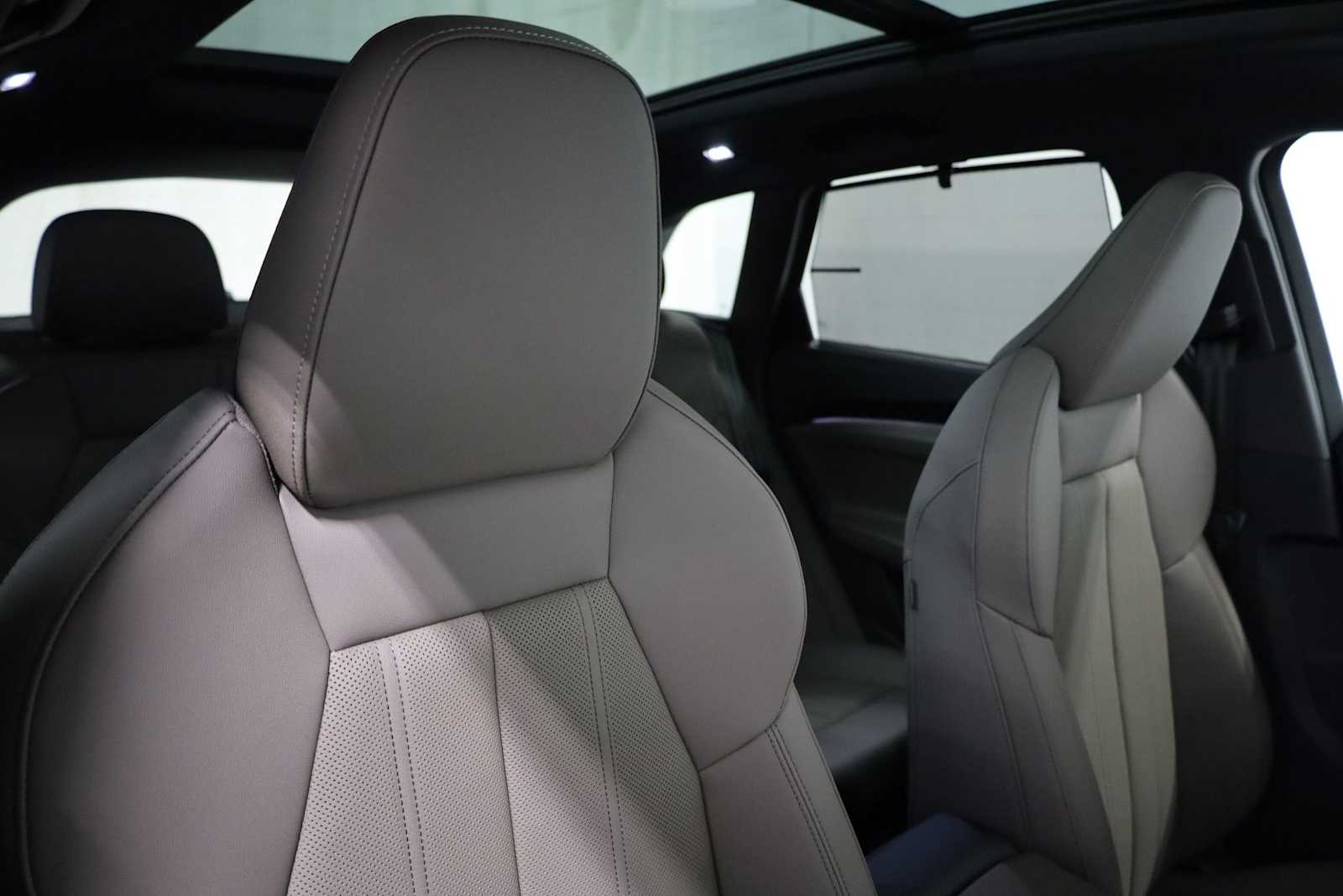 Thumbnail: 2025 Audi Q5 - 21