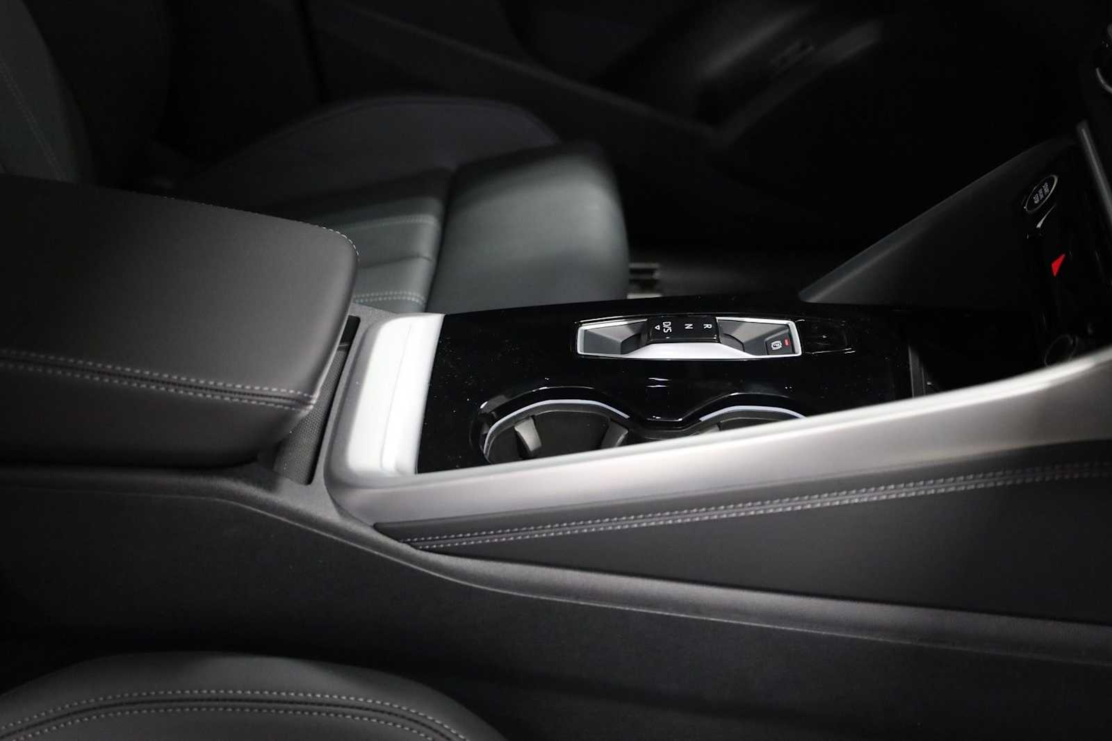 Thumbnail: 2025 Audi Q5 - 20