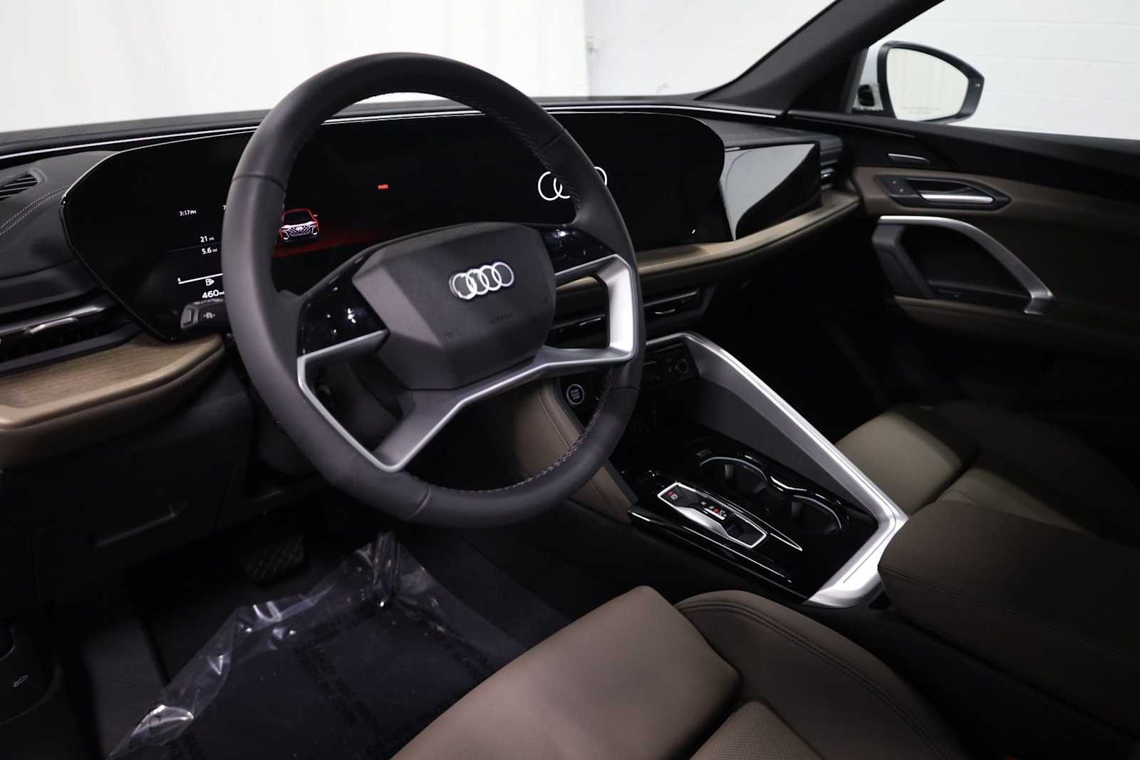 Thumbnail: 2025 Audi Q5 - 4