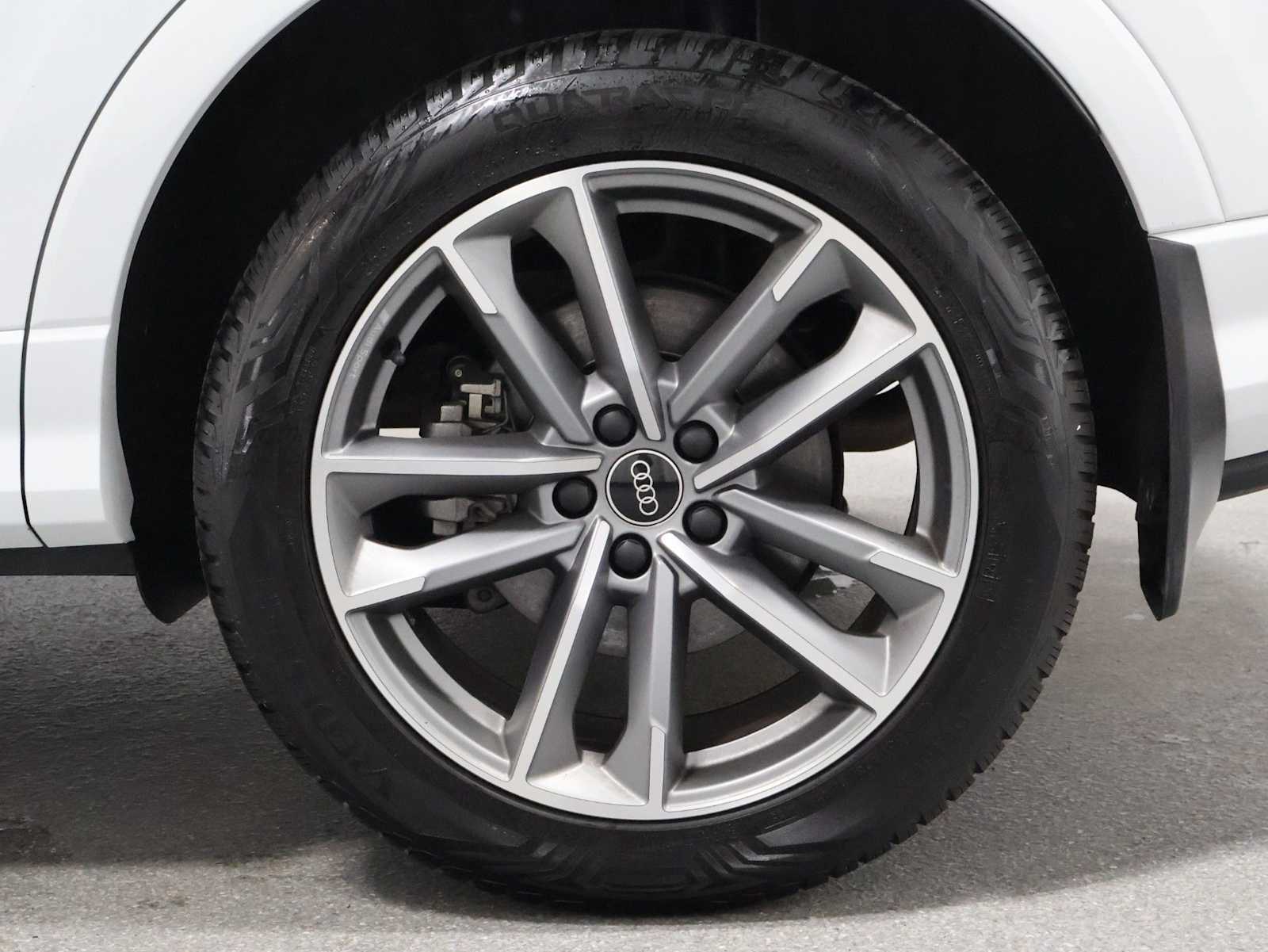 Thumbnail: 2024 Audi Q3 - 36