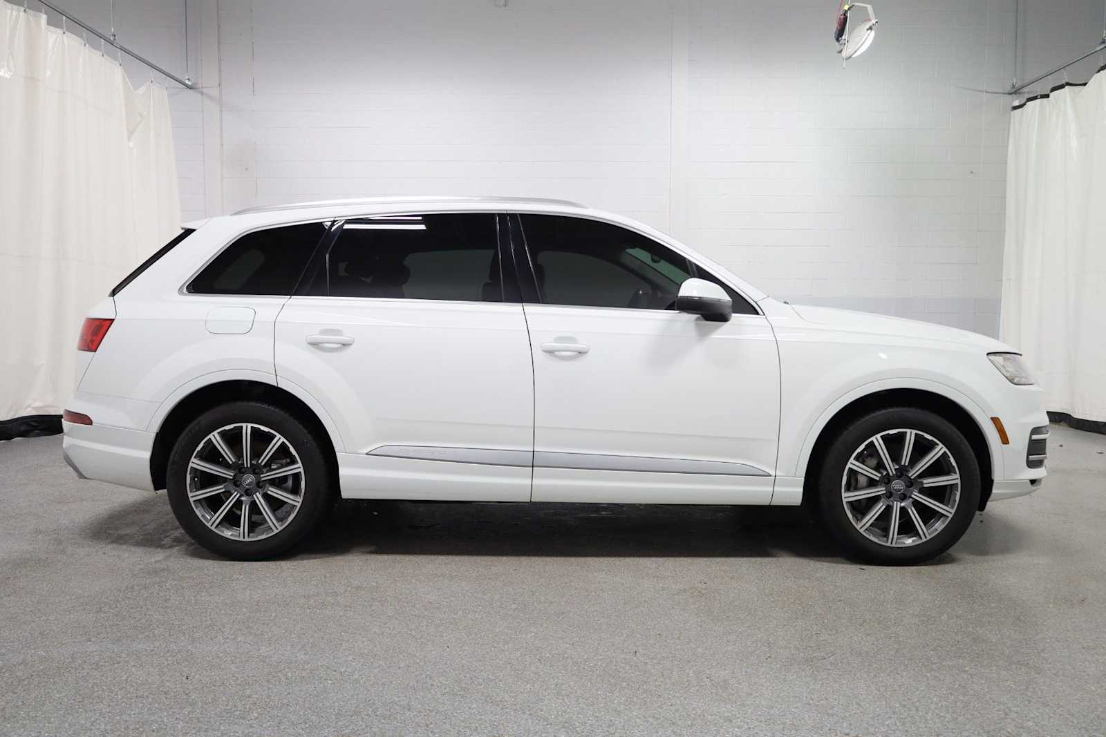 Thumbnail: 2017 Audi Q7 - 10
