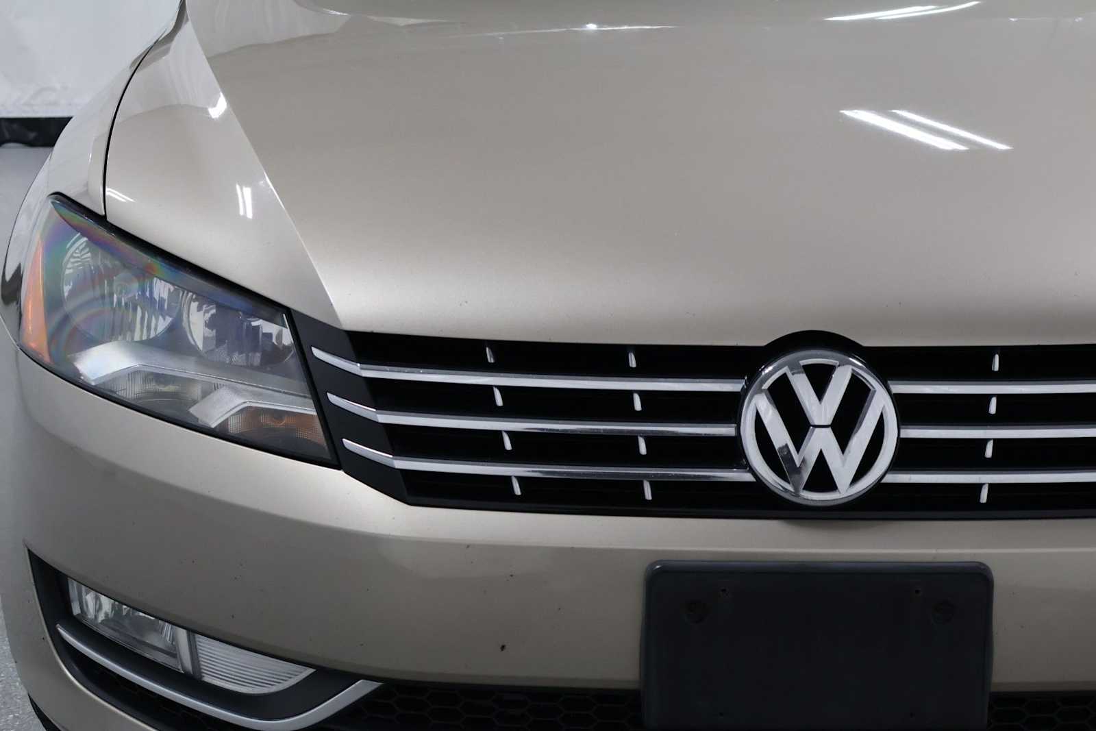 Thumbnail: 2015 Volkswagen Passat - 15