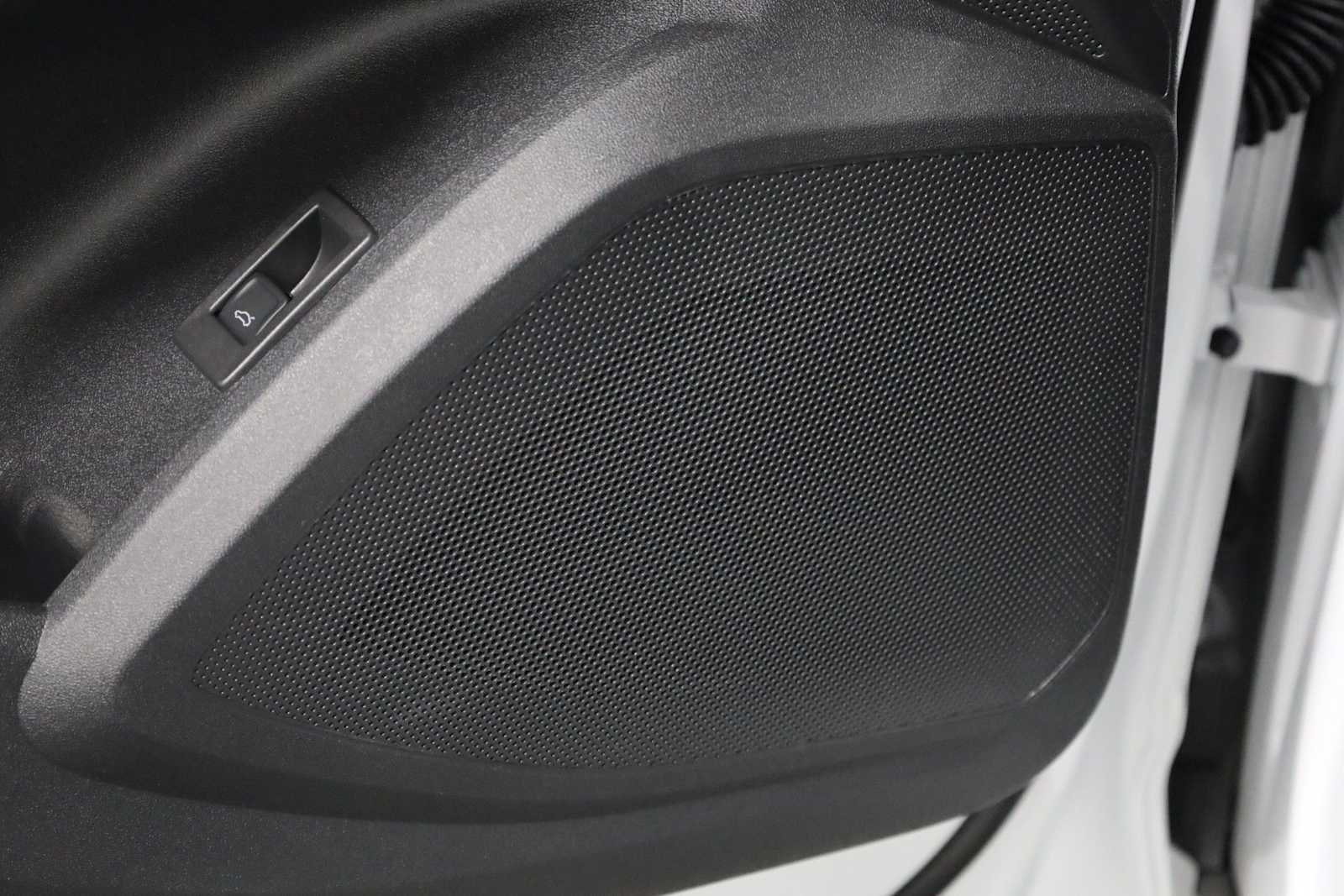 Thumbnail: 2025 Audi Q5 - 17