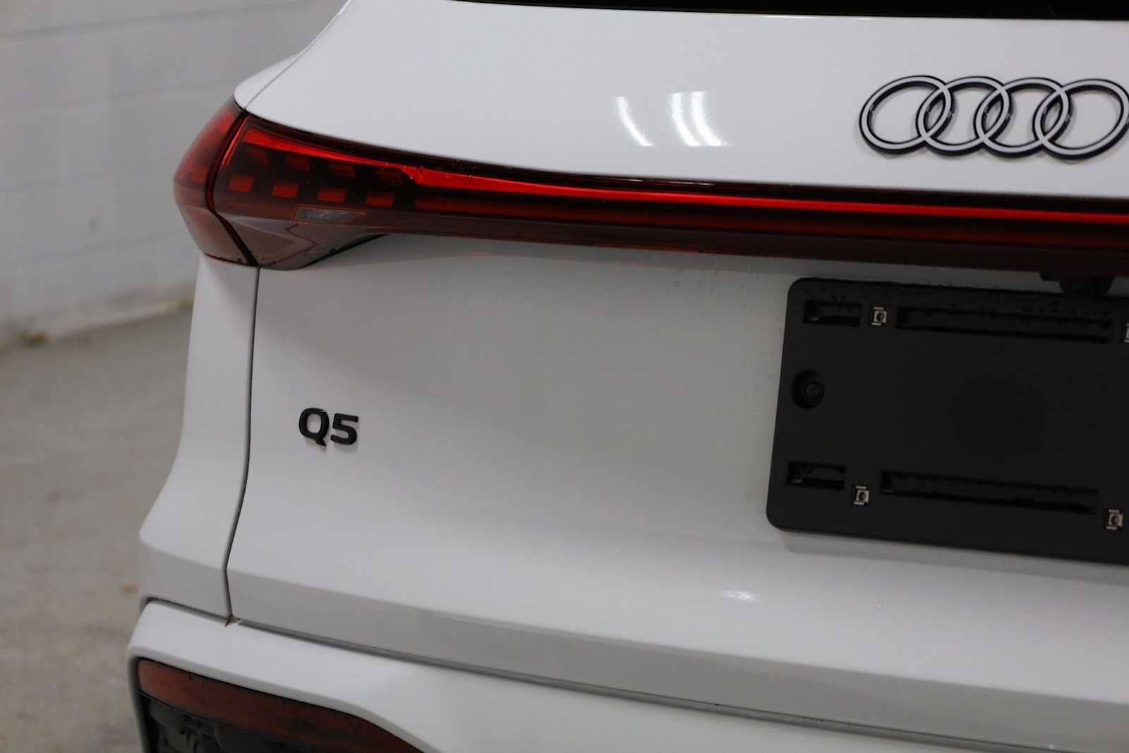 Thumbnail: 2025 Audi Q5 - 8