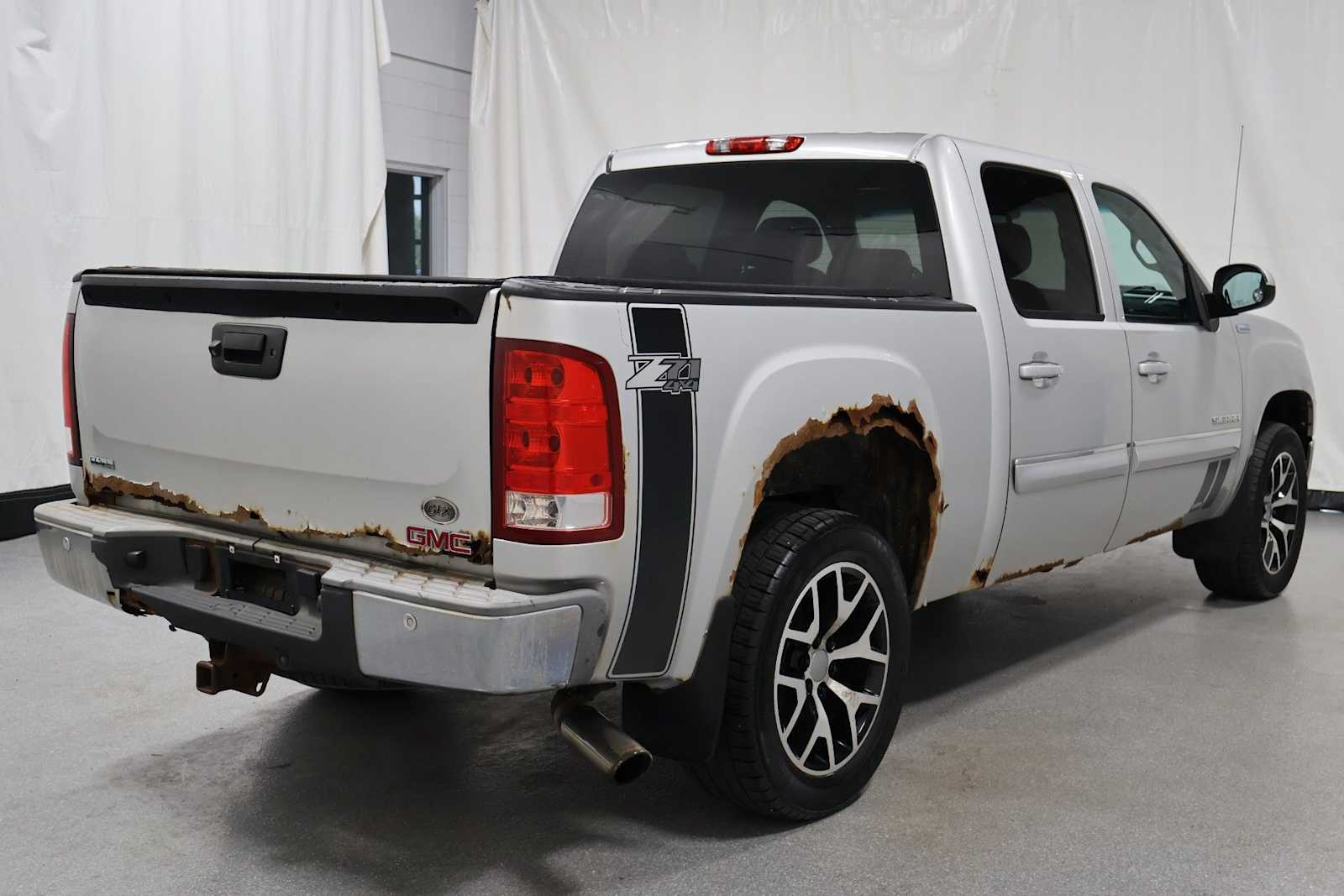 Thumbnail: 2010 GMC Sierra 1500 - 9