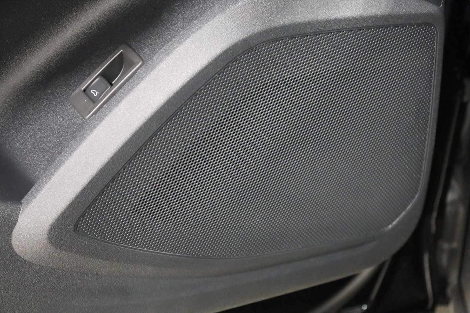 Thumbnail: 2025 Audi Q5 - 17