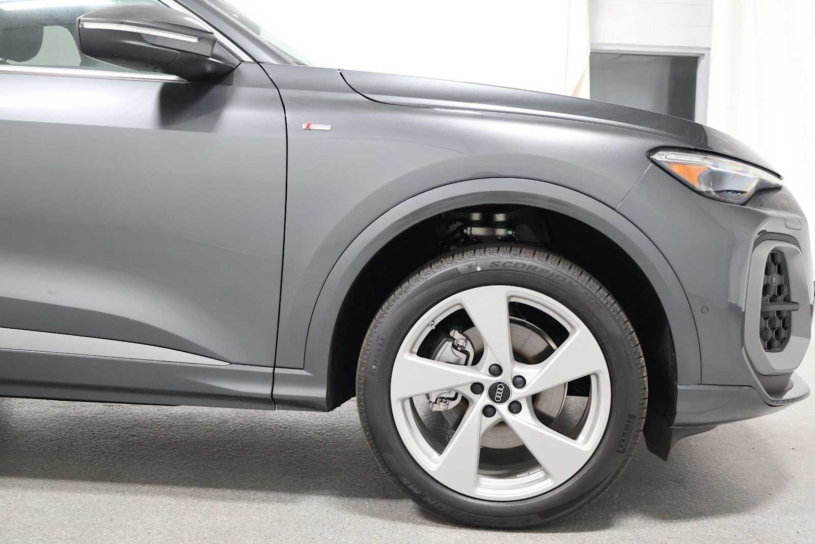 Thumbnail: 2026 Audi Q5 - 11