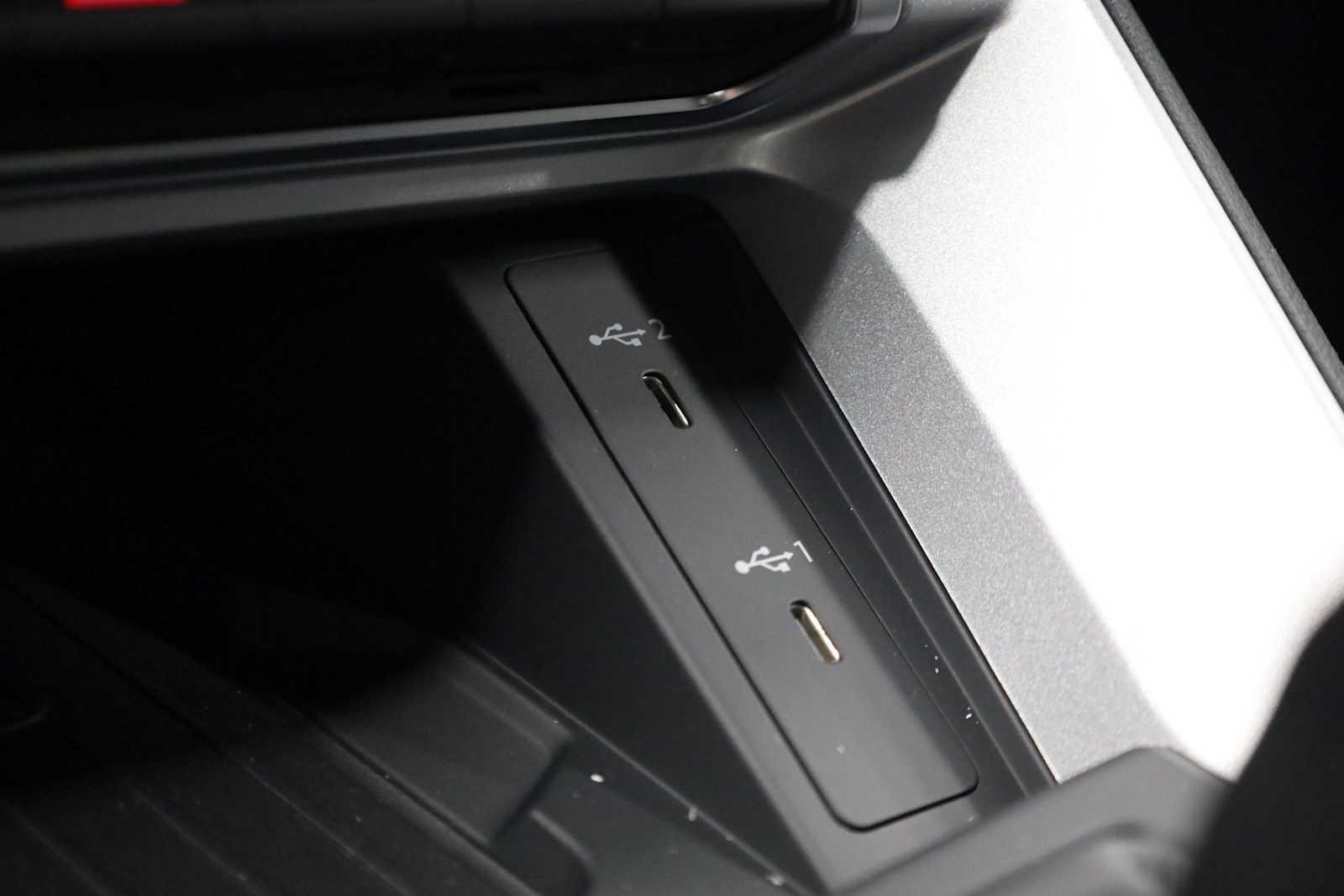 Thumbnail: 2025 Audi Q3 - 31