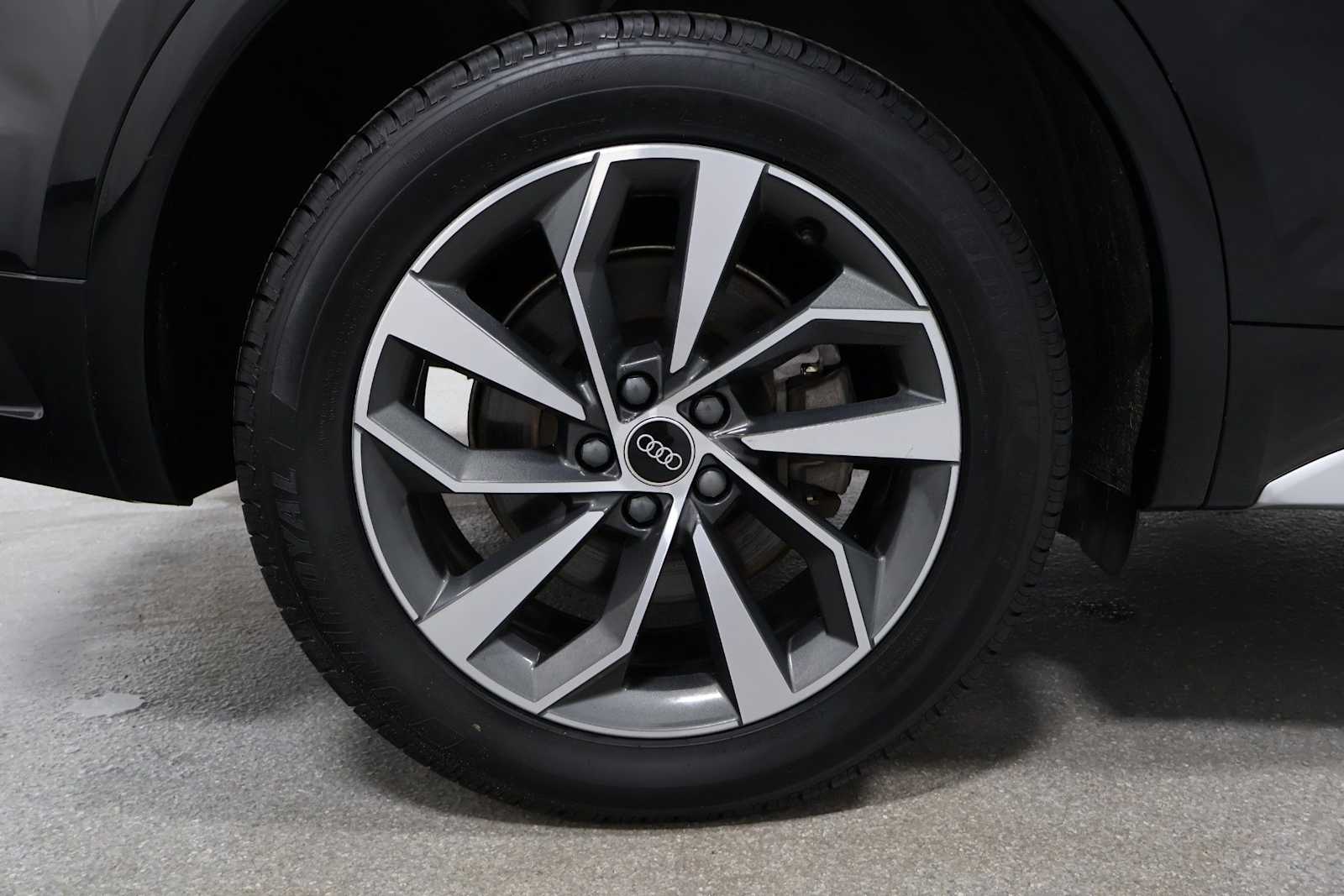 Thumbnail: 2023 Audi Q5 - 33