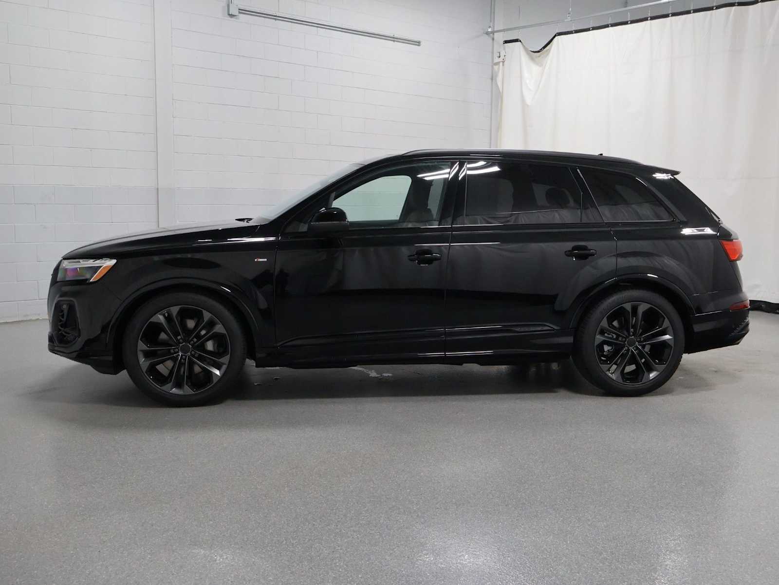 Thumbnail: 2026 Audi Q7 - 2
