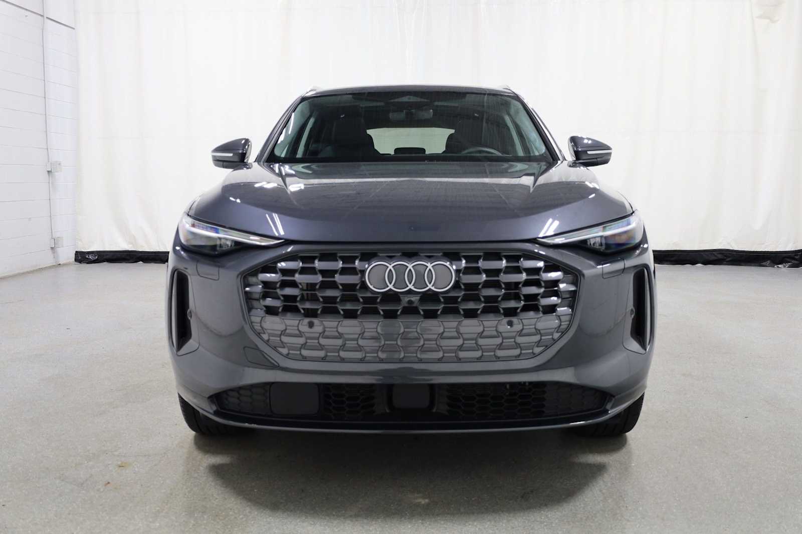 Thumbnail: 2025 Audi Q5 - 14