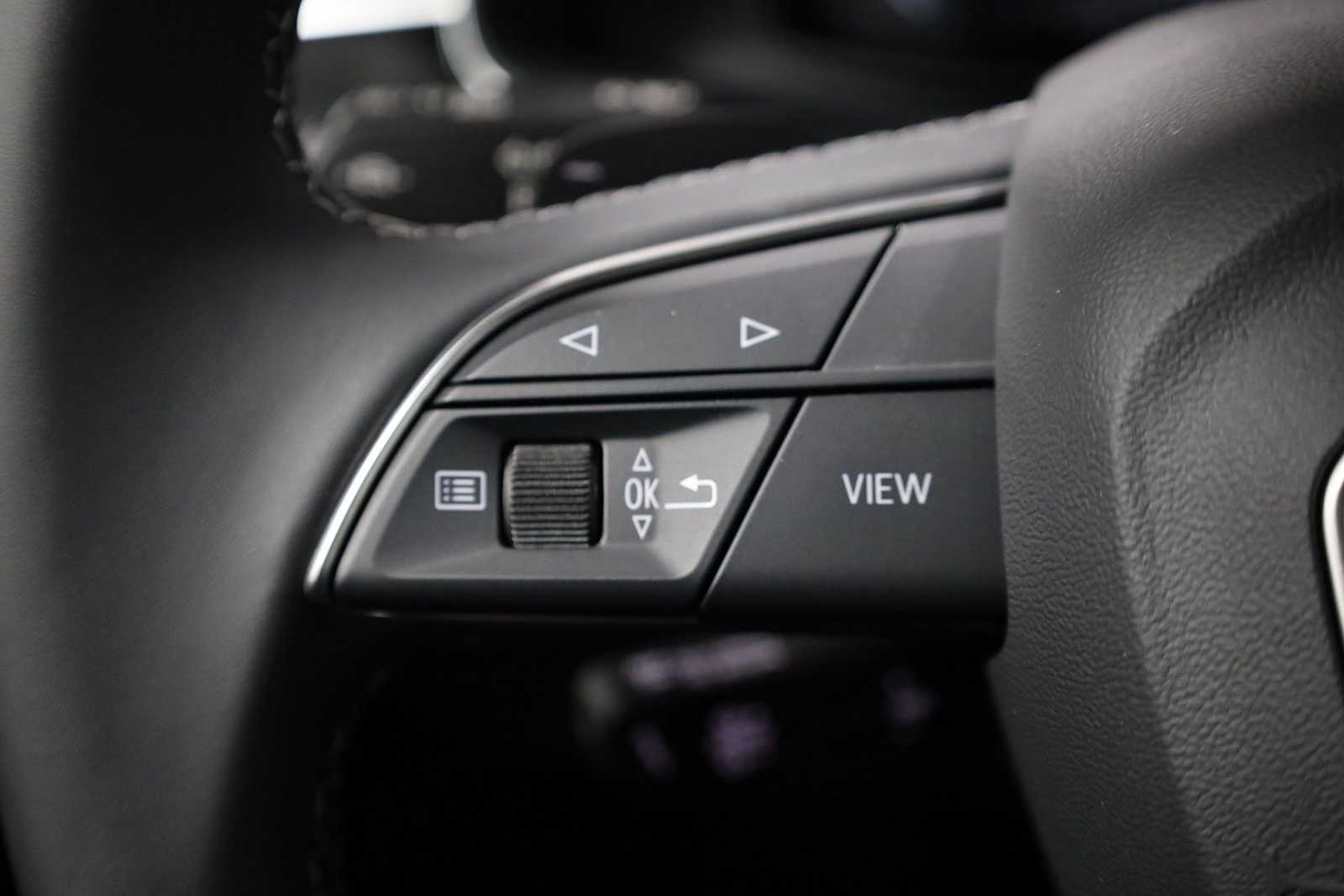 Thumbnail: 2026 Audi Q8 - 25