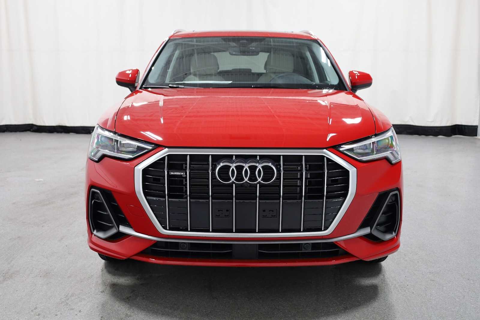 Thumbnail: 2025 Audi Q3 - 14