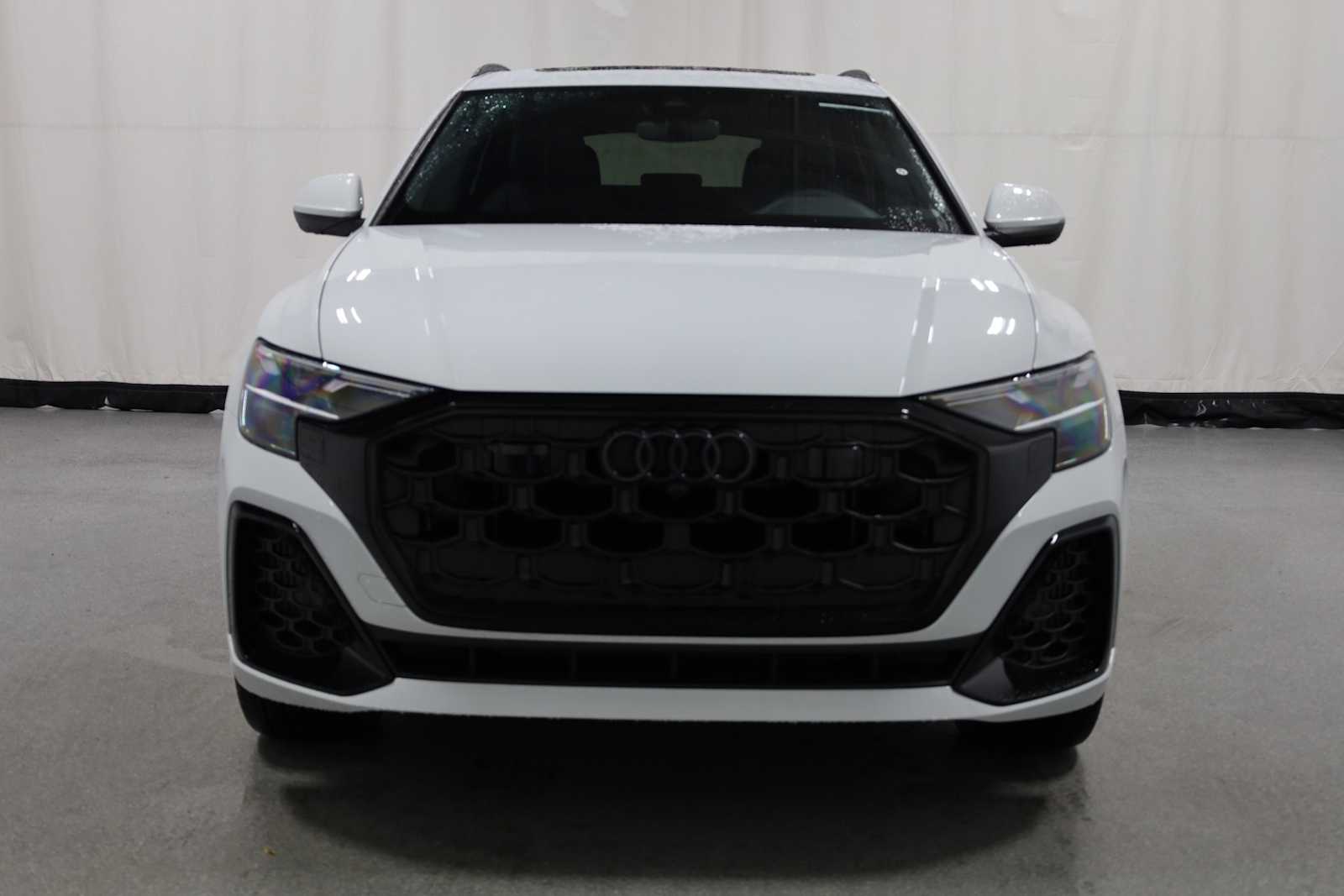 Thumbnail: 2026 Audi Q8 - 14