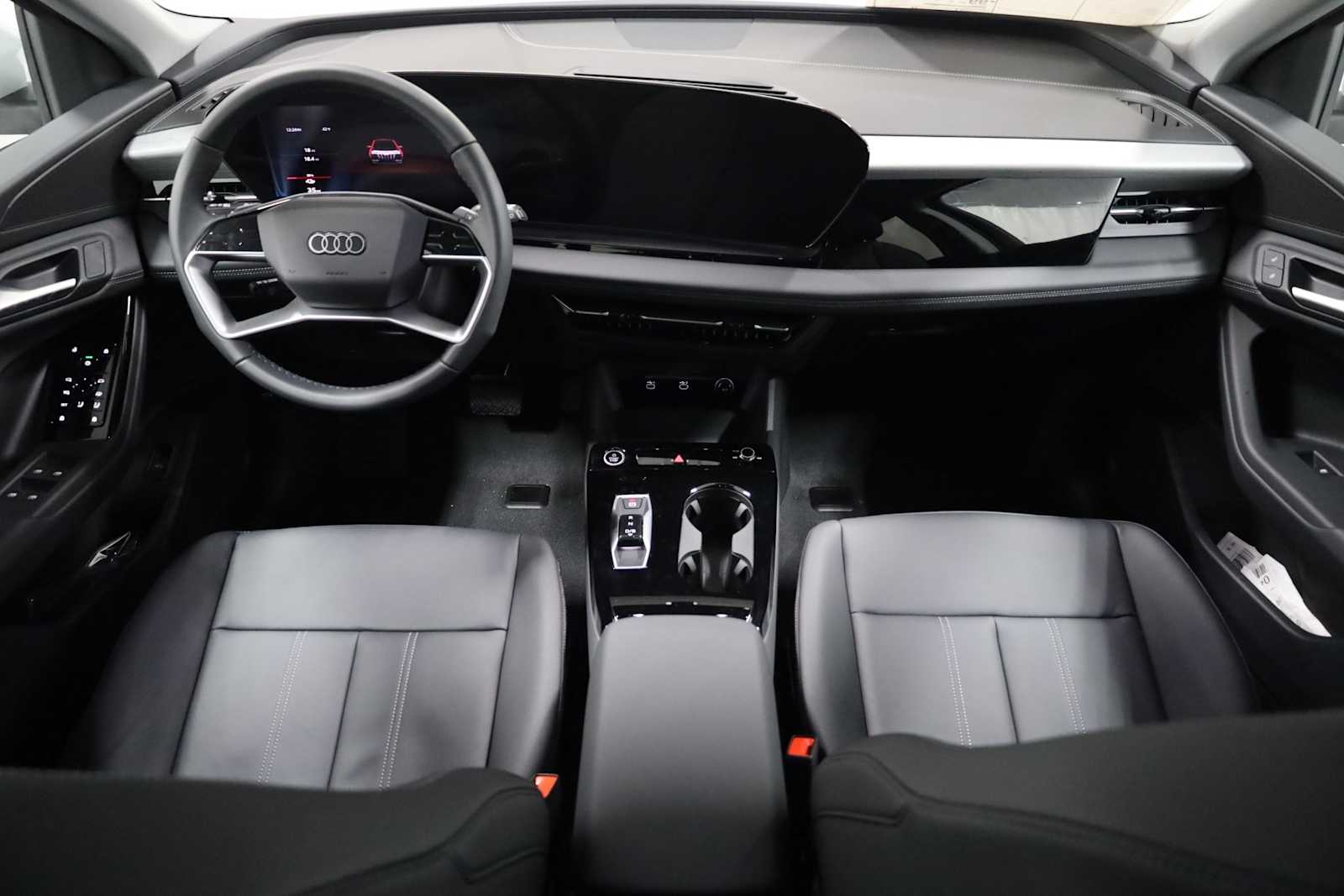 Thumbnail: 2025 Audi Q6 e-tron - 23