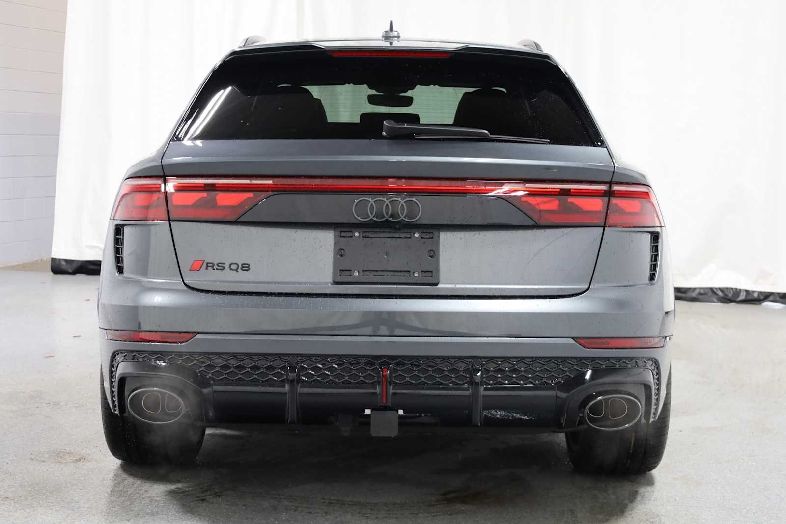 Thumbnail: 2025 Audi RS Q8 - 7
