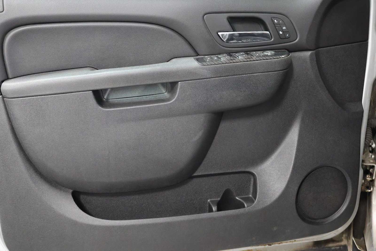 Thumbnail: 2010 GMC Sierra 1500 - 16