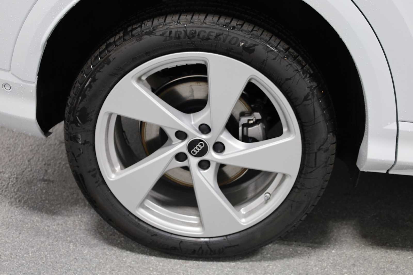 Thumbnail: 2025 Audi Q5 - 36