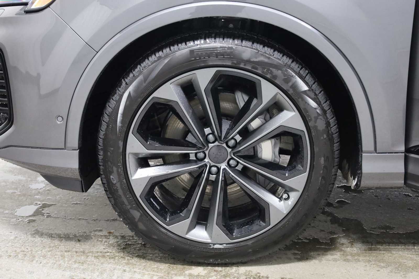 Thumbnail: 2026 Audi Q7 - 38