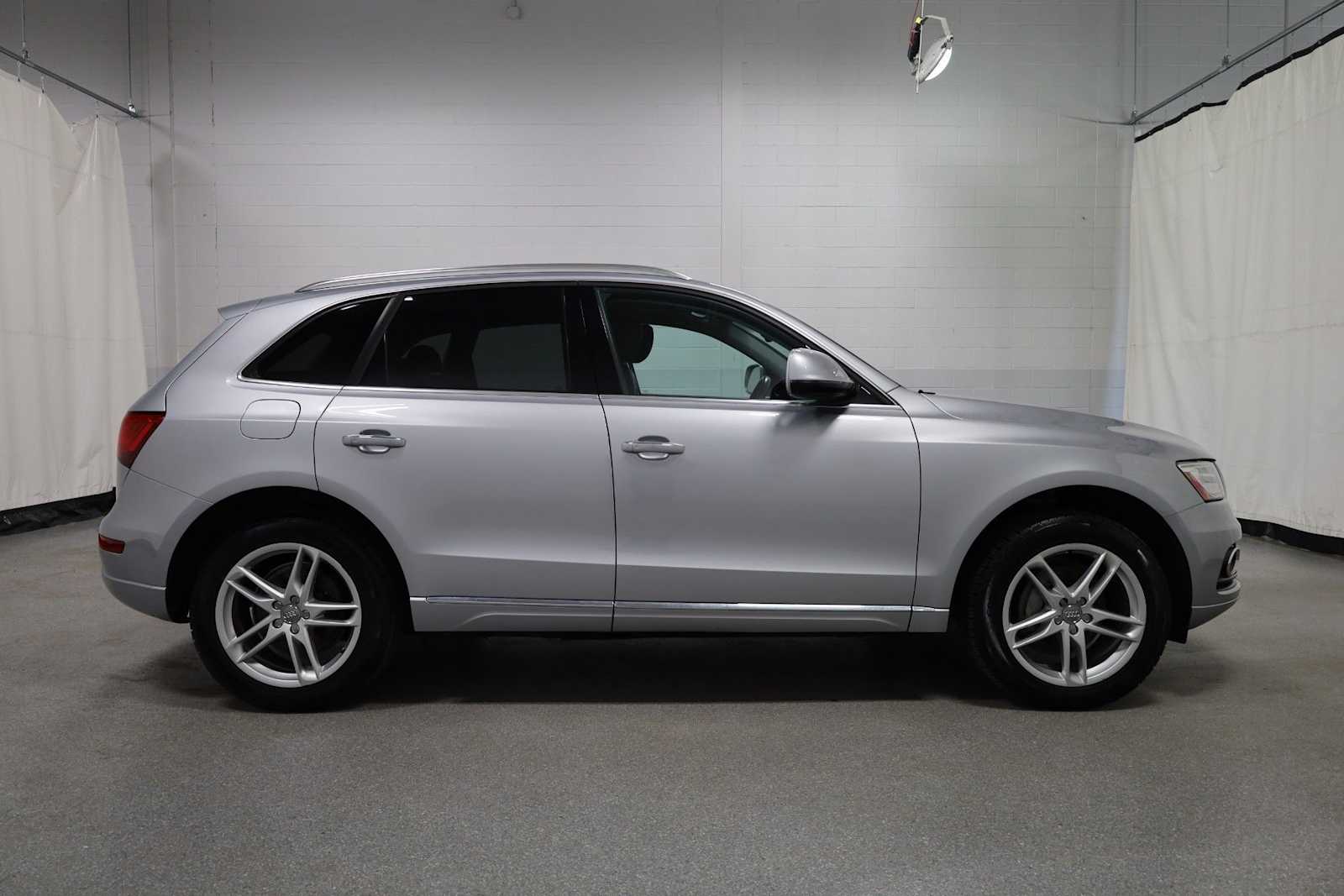 Thumbnail: 2016 Audi Q5 - 10