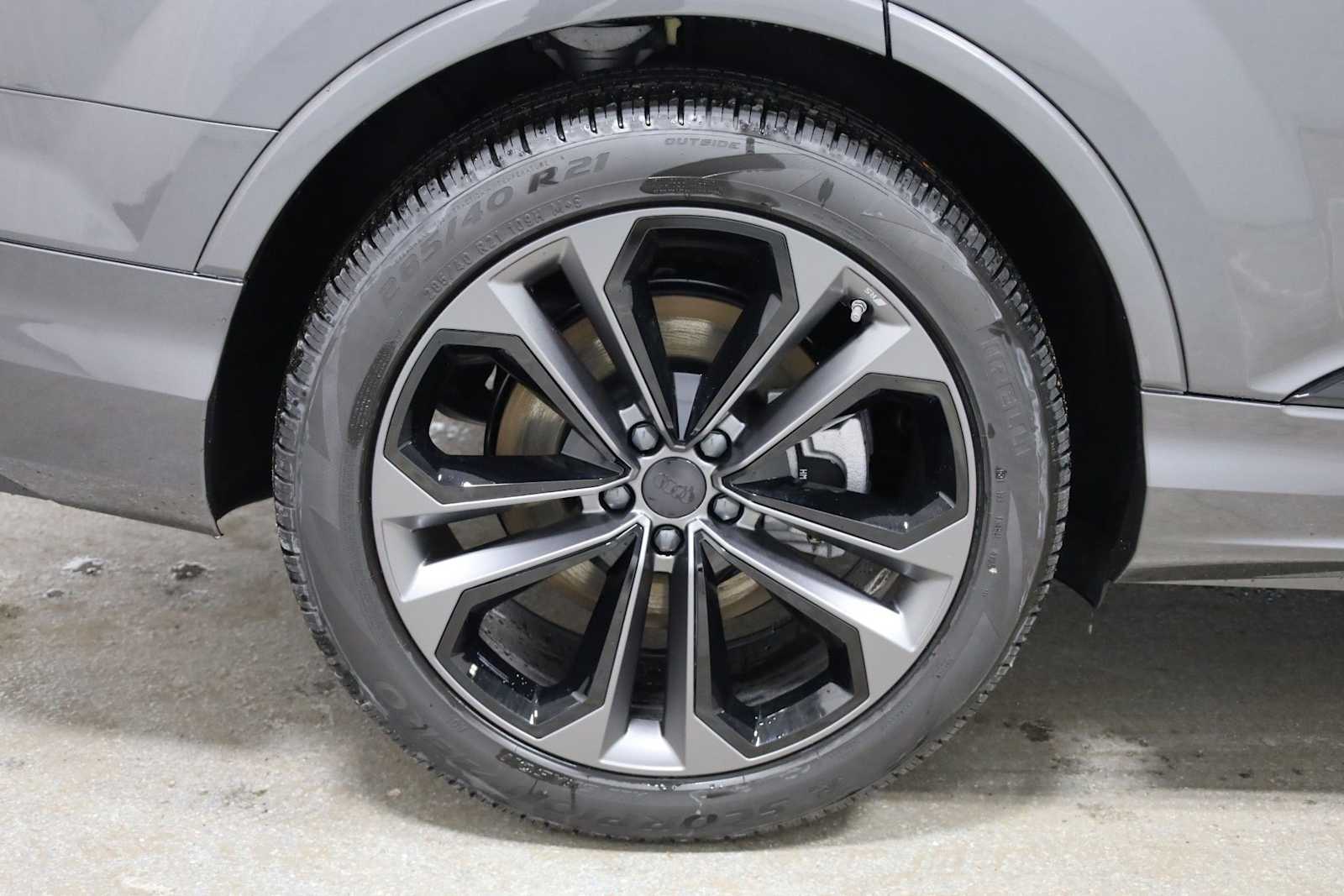 Thumbnail: 2026 Audi Q7 - 32