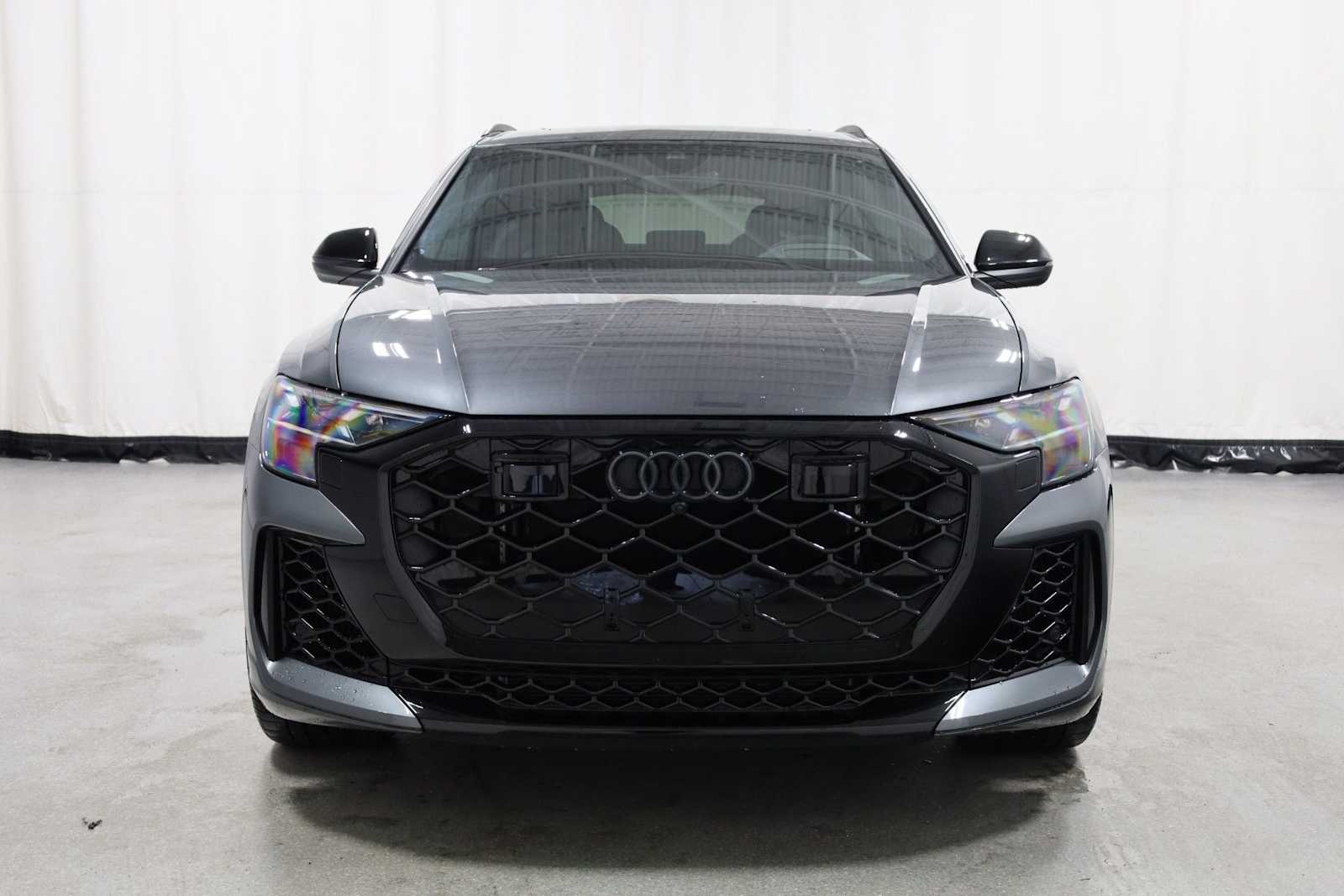 Thumbnail: 2026 Audi RS Q8 - 14