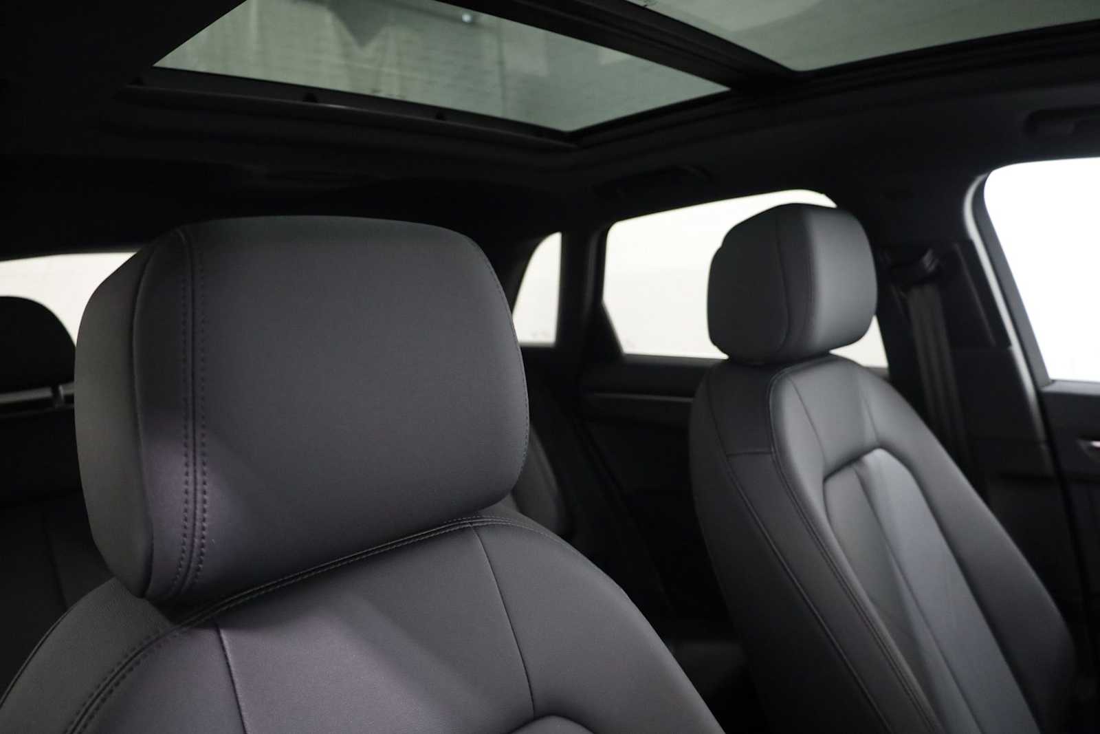 Thumbnail: 2025 Audi Q3 - 20