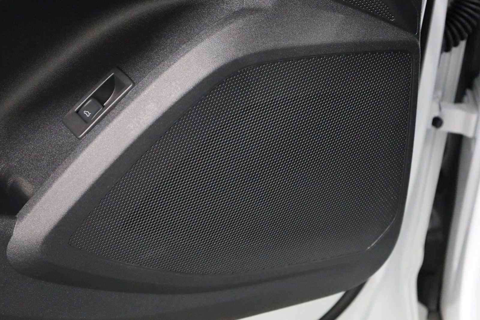 Thumbnail: 2025 Audi Q5 - 17