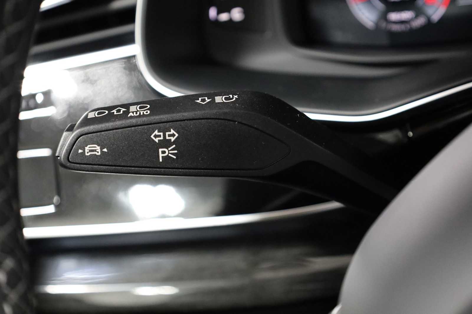 Thumbnail: 2026 Audi Q8 - 28