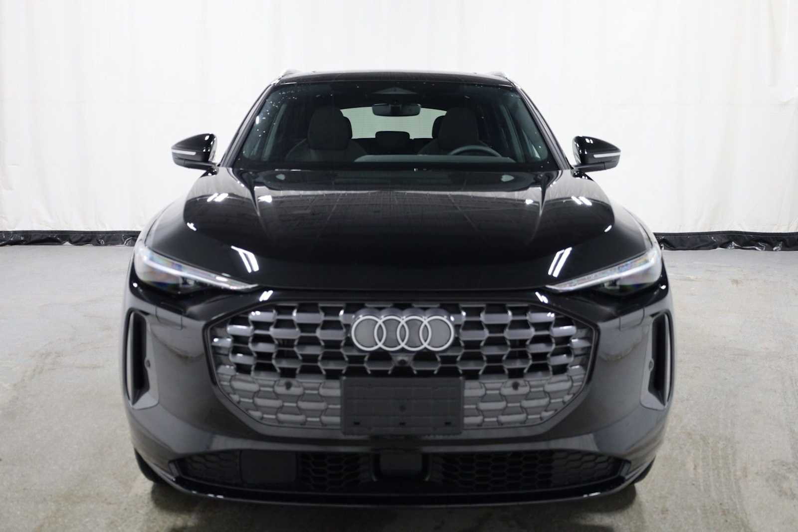 Thumbnail: 2025 Audi Q5 - 14