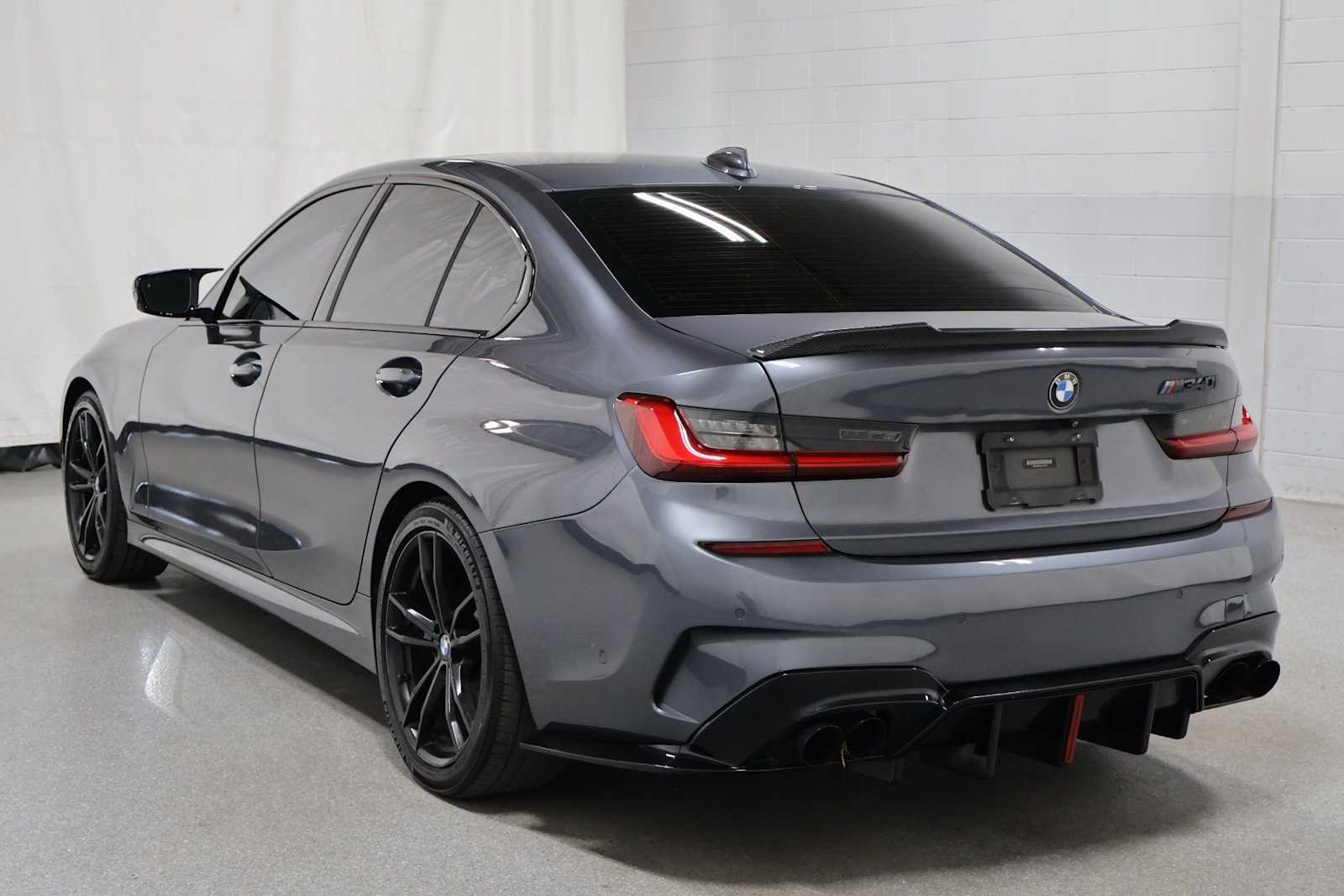 Thumbnail: 2020 BMW 3 Series - 3