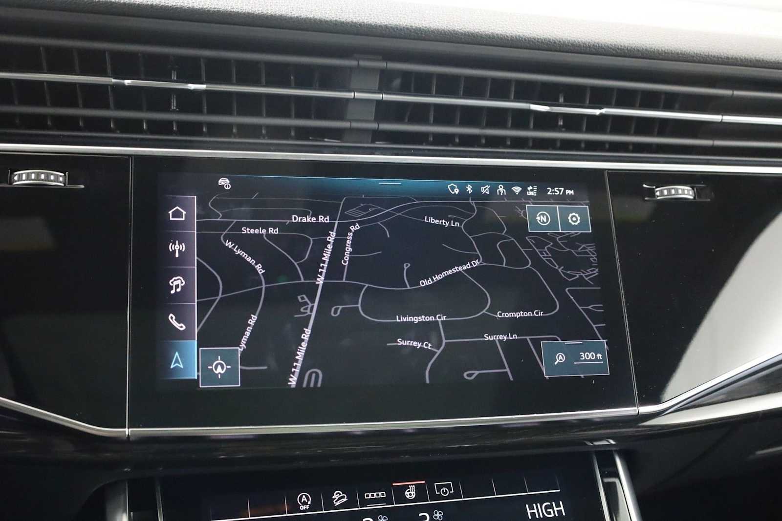 Thumbnail: 2026 Audi Q8 - 31