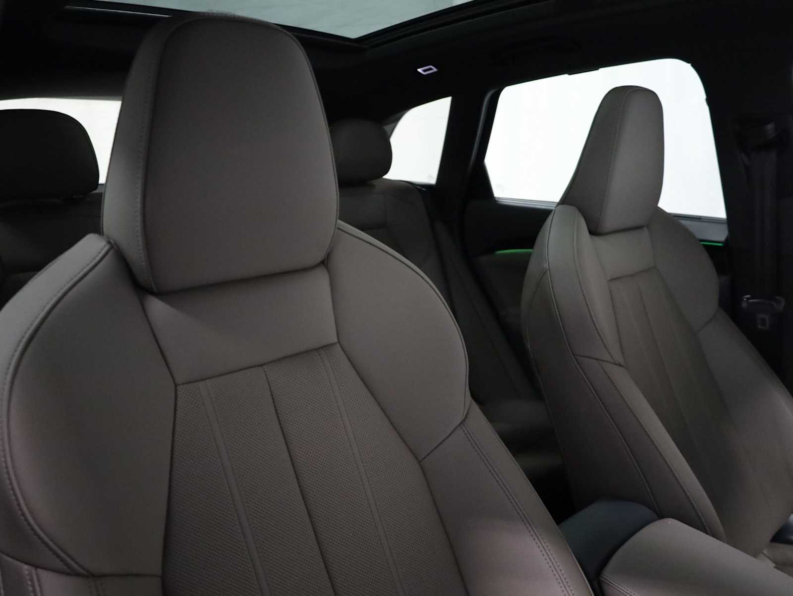 Thumbnail: 2025 Audi Q5 - 21