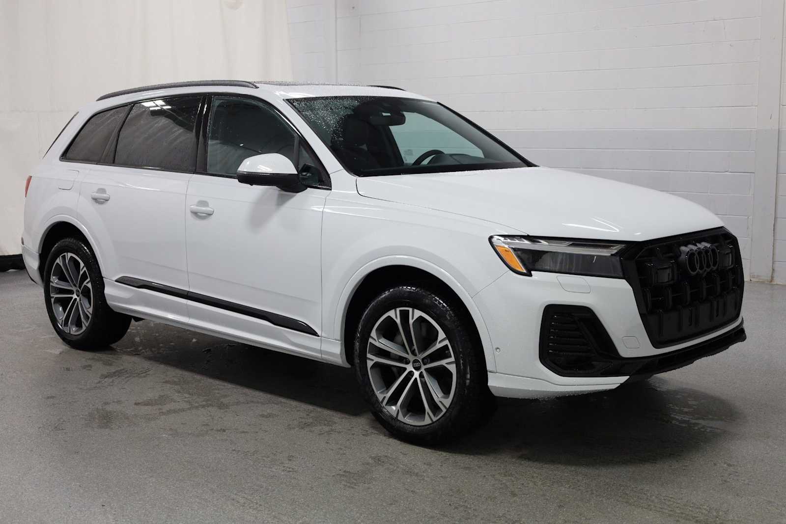 Thumbnail: 2026 Audi Q7 - 13