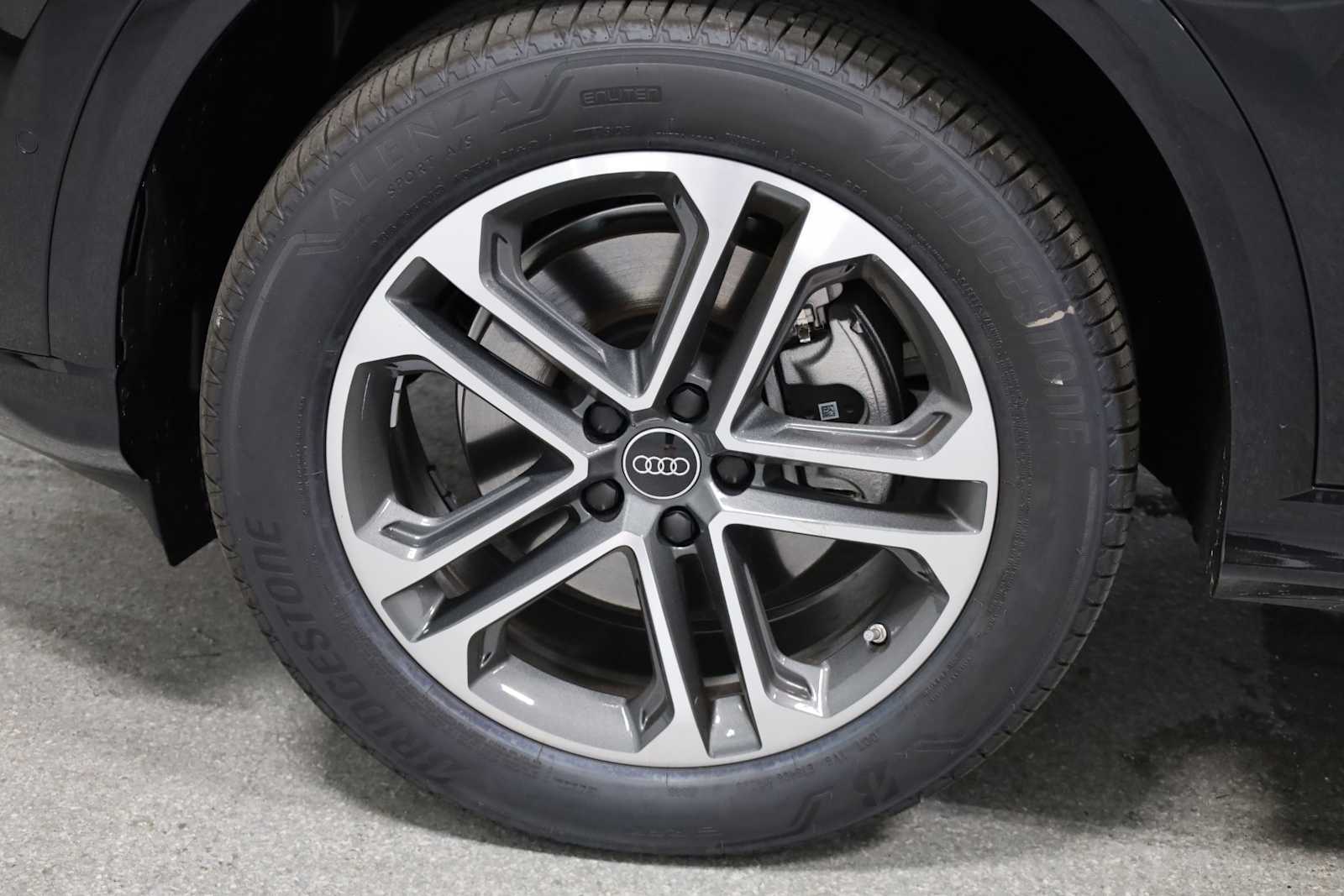 Thumbnail: 2025 Audi Q5 - 37