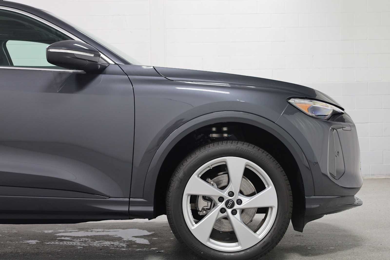 Thumbnail: 2025 Audi Q5 - 11