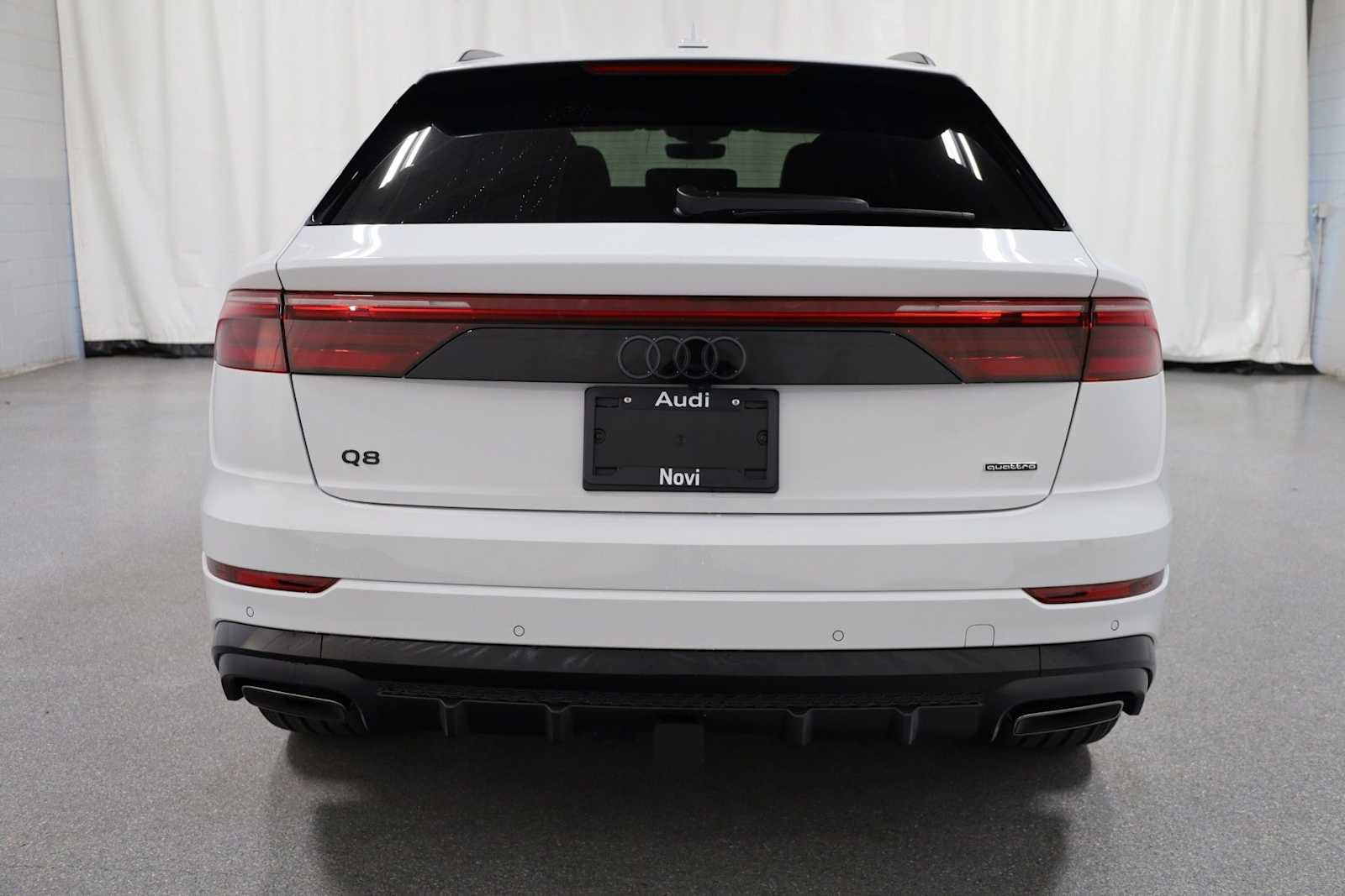 Thumbnail: 2026 Audi Q8 - 6