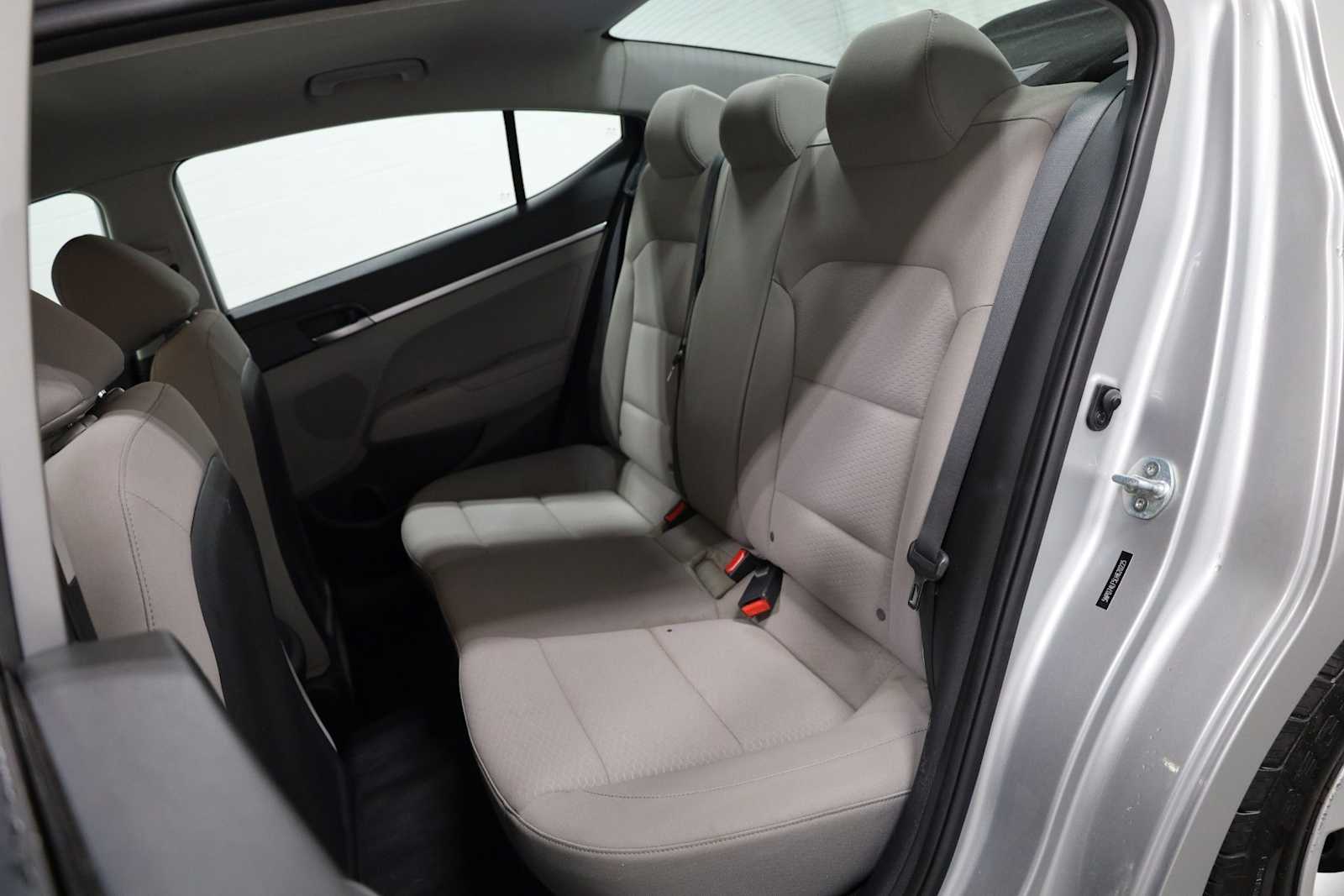 Thumbnail: 2020 Hyundai Elantra - 31