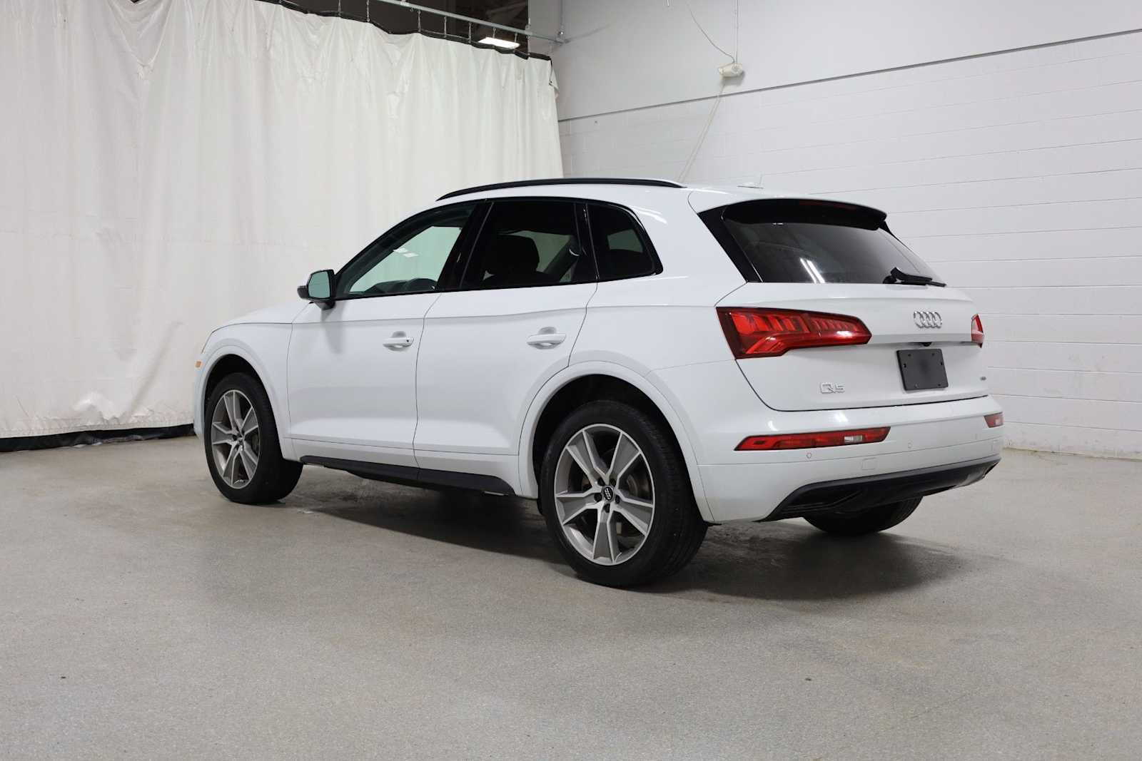 Thumbnail: 2019 Audi Q5 - 3