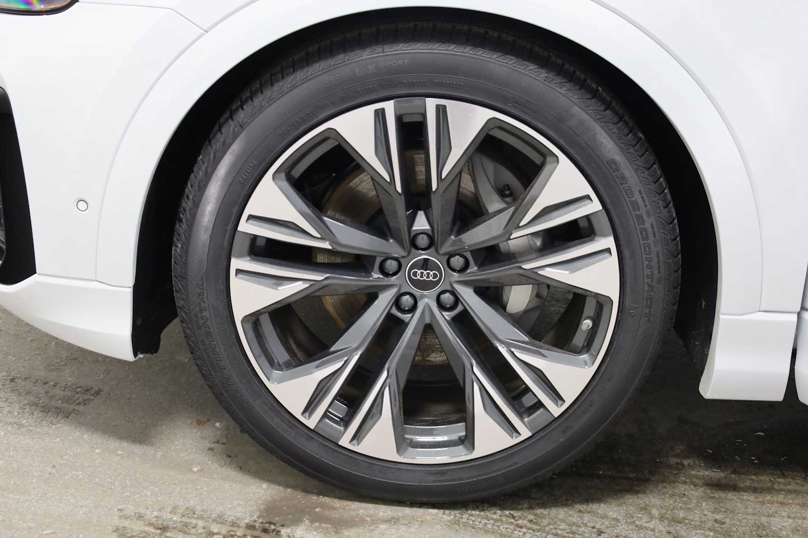 Thumbnail: 2026 Audi Q8 - 38