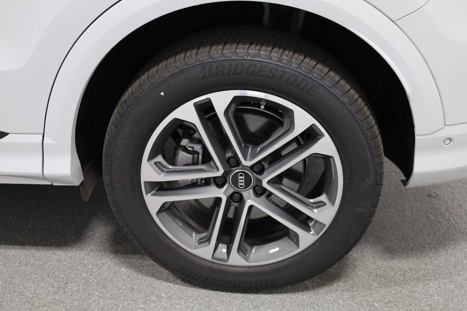 Thumbnail: 2025 Audi Q5 - 37