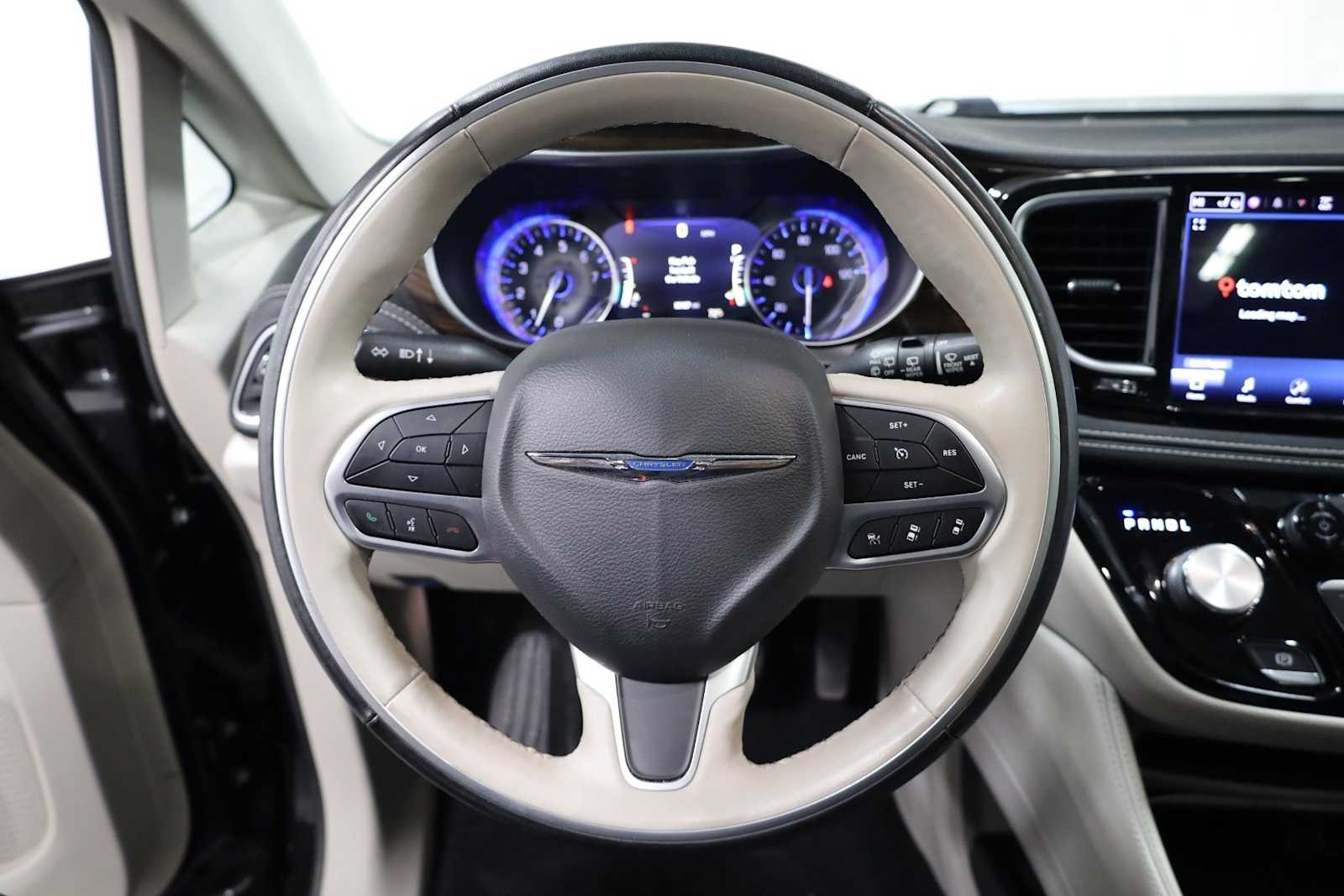 Thumbnail: 2021 Chrysler Pacifica - 21