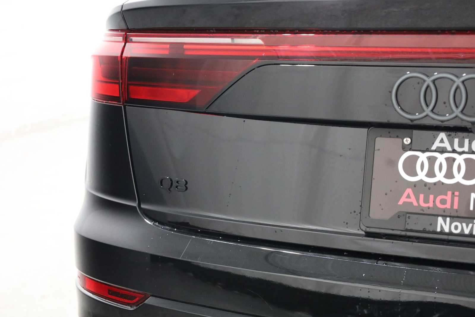 Thumbnail: 2026 Audi Q8 - 8