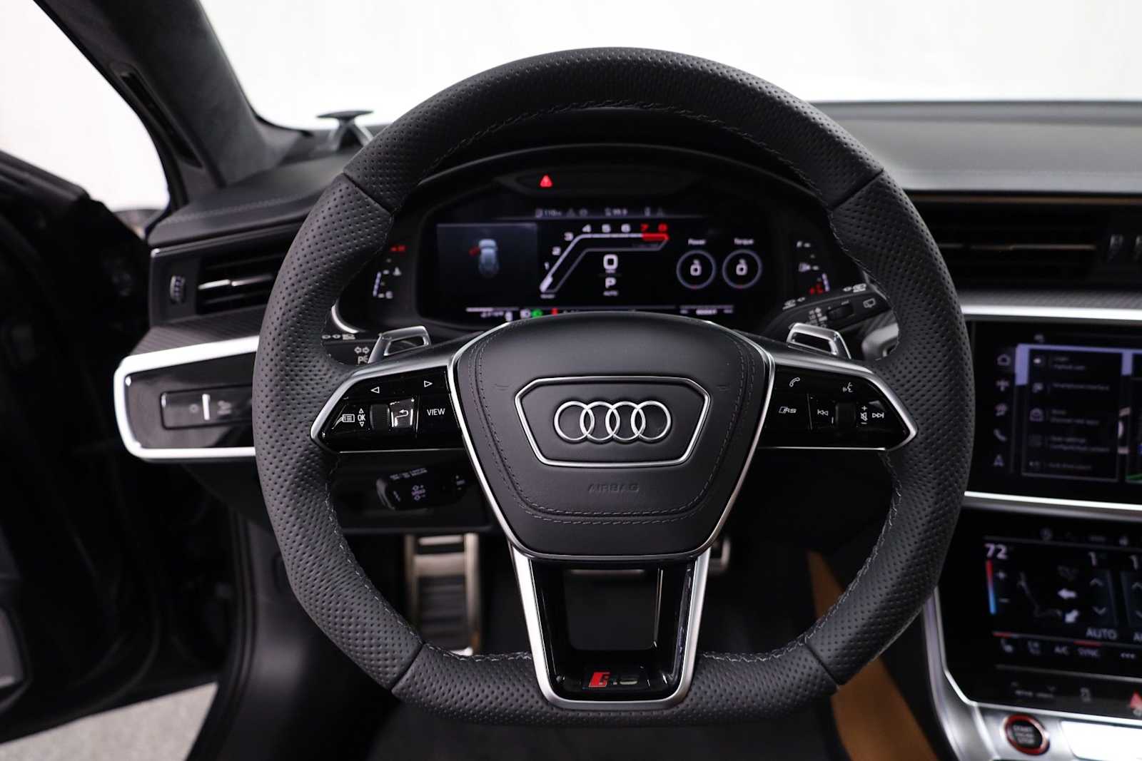 Thumbnail: 2026 Audi RS 6 - 23